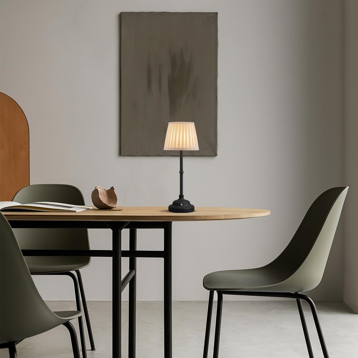 Scandinavian Fabric Touchable Table Lamp K2373