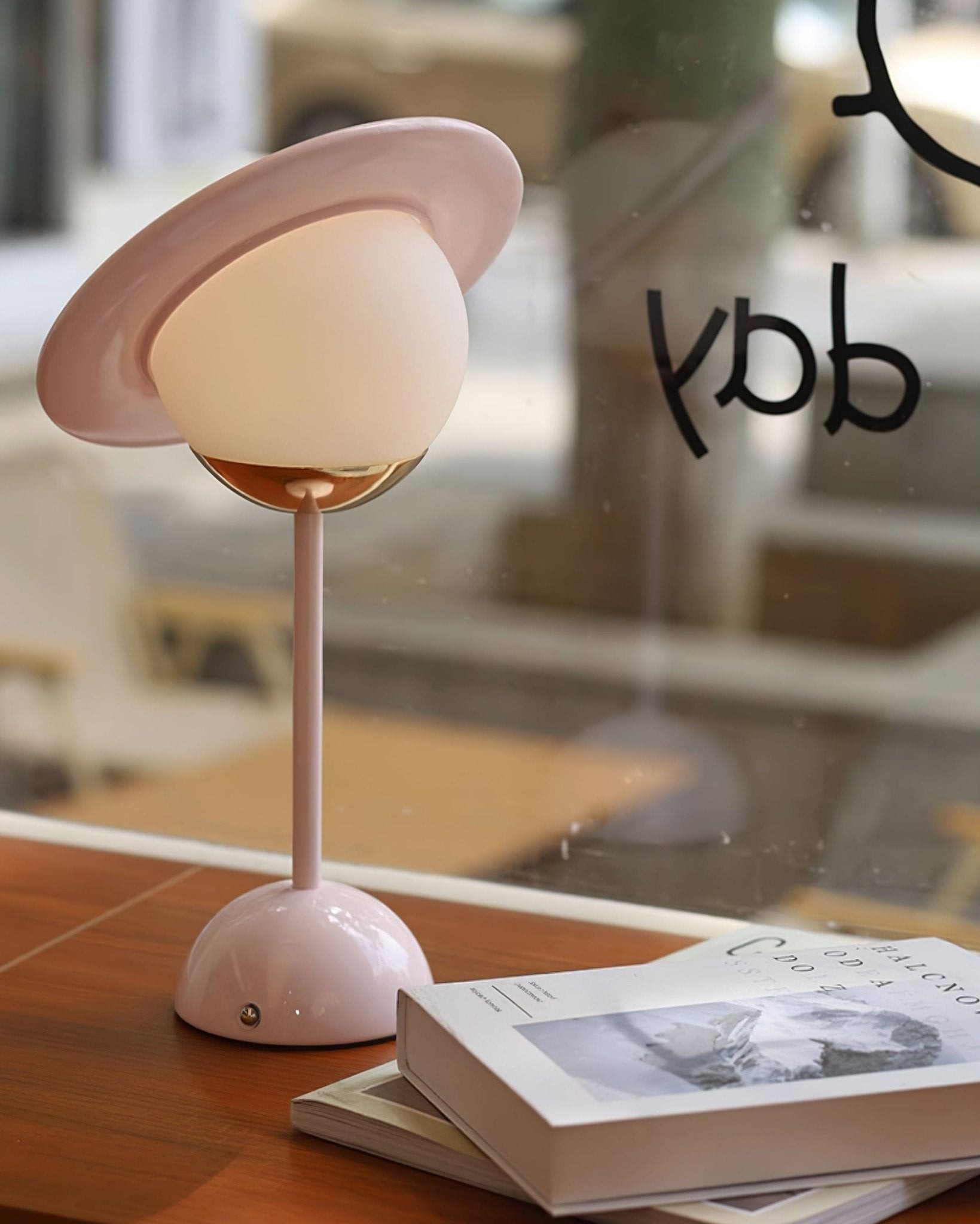 Creative Saturn Planet Table Lamp for Bedroom K657