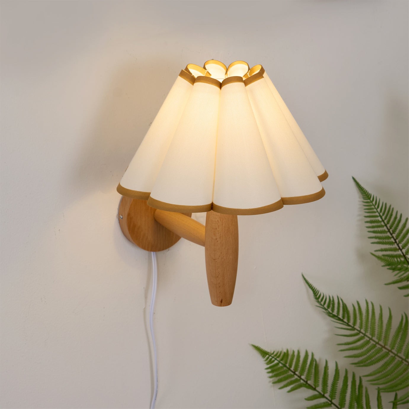 Vintage Fluted Plug In Wall Lamp K1093