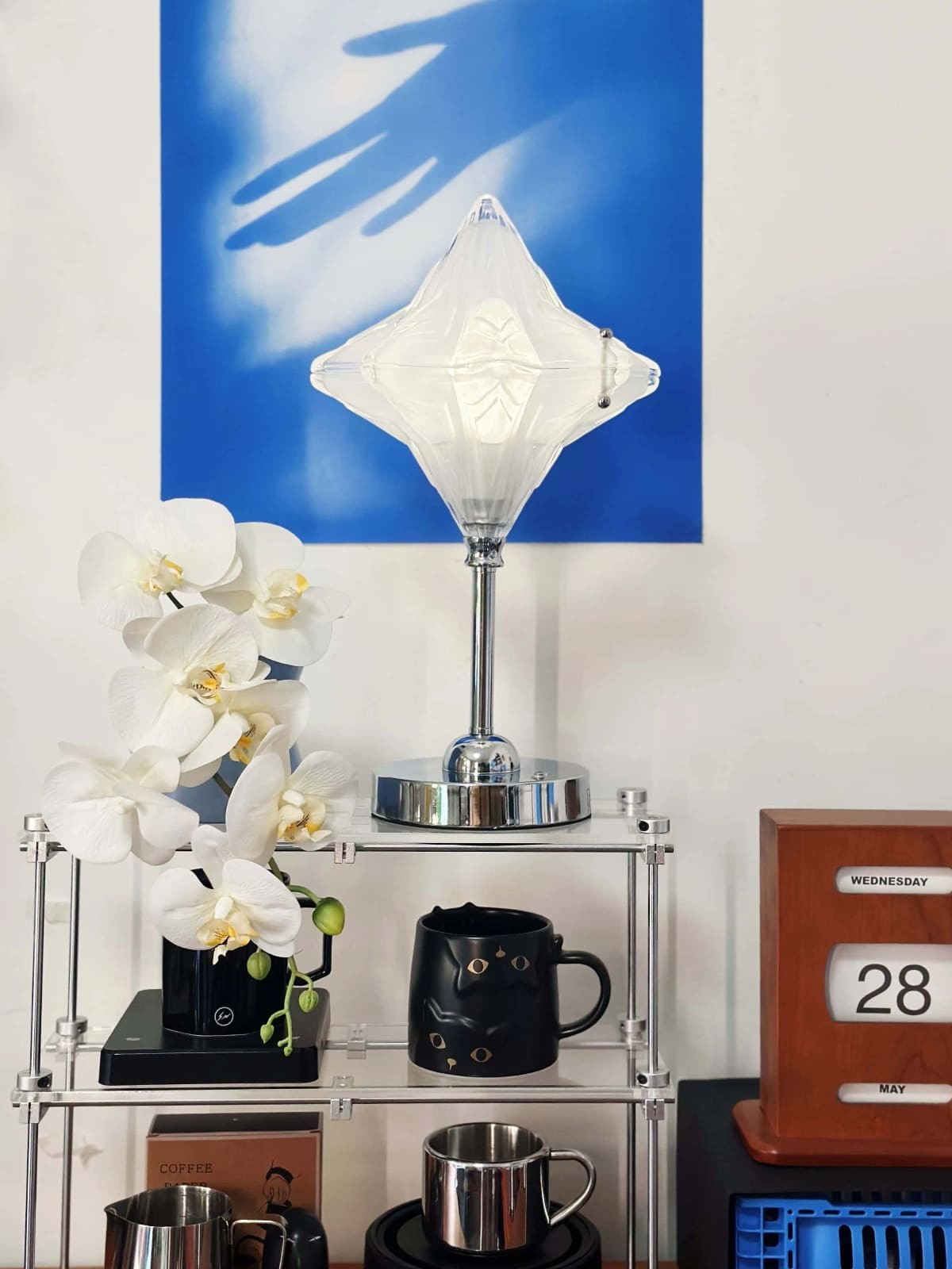 Art Deco Star Table Lamp - Frosted Glass Light for Modern Bedrooms - Astris Lyra K1584