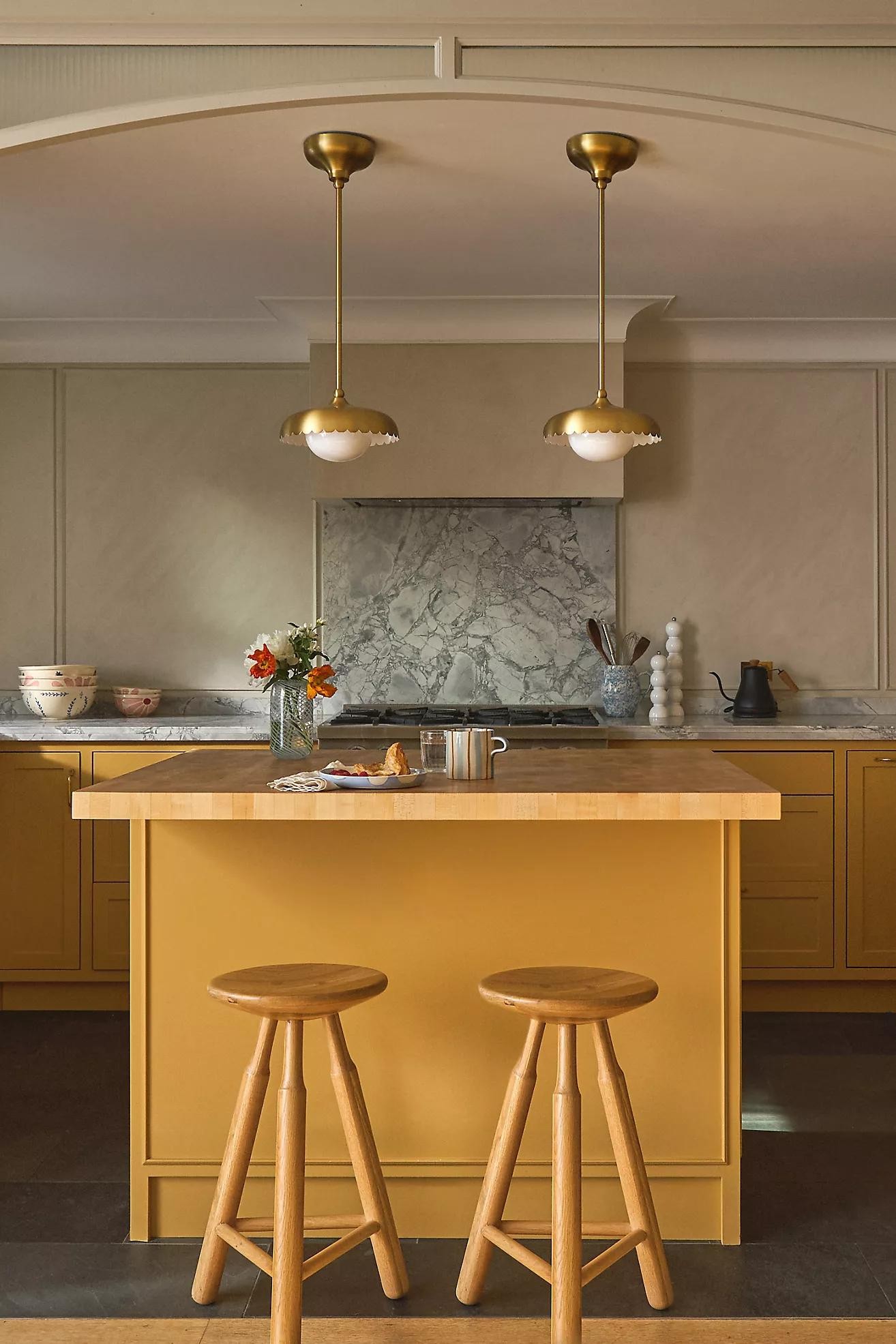 Rayla Scallop Pendant Light – Brass Finish Retro Ceiling Lamp for Dining & Kitchen K1261