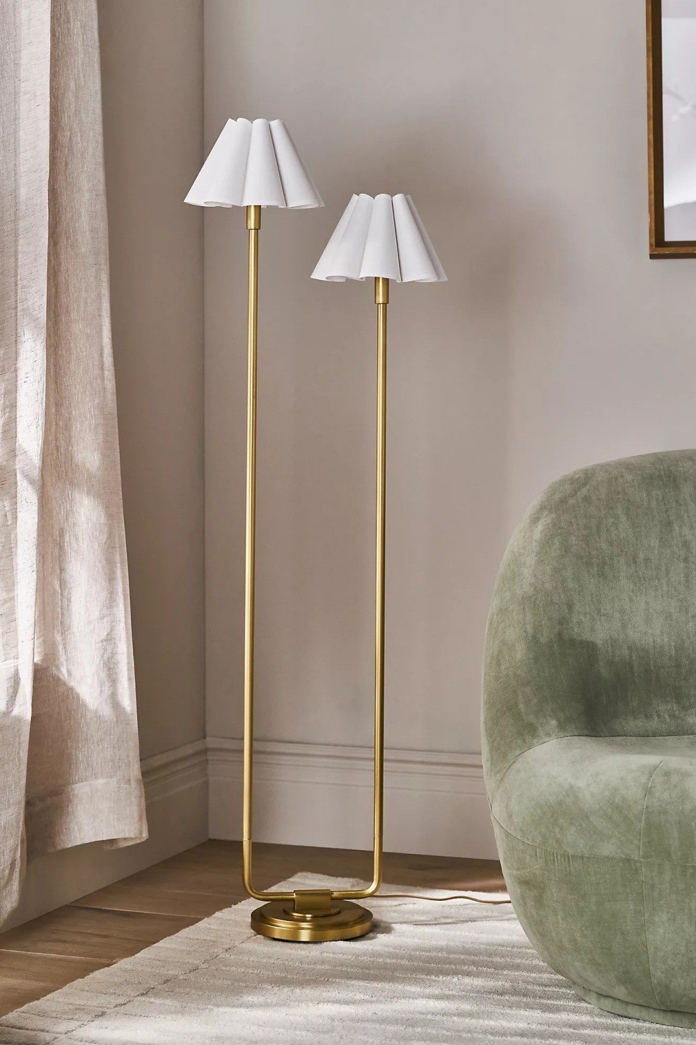 Capirise Gold Scalloped Shade Floor Lamp - Contemporary Metal Lighting for Bedroom K1180