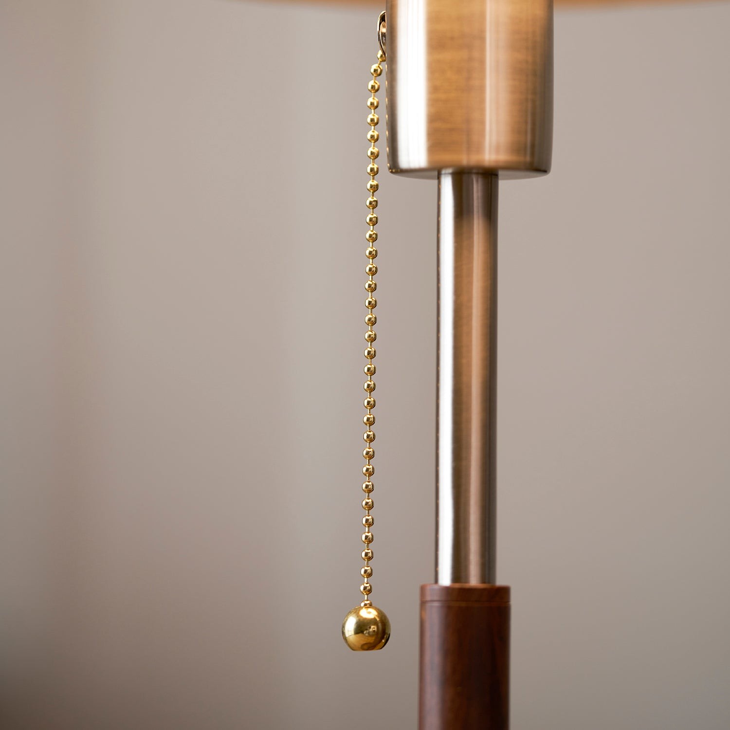 Afterglow Sculptural Retro Round Shade Table Lamp - Stylish Light for Bedroom or Workspace K2159