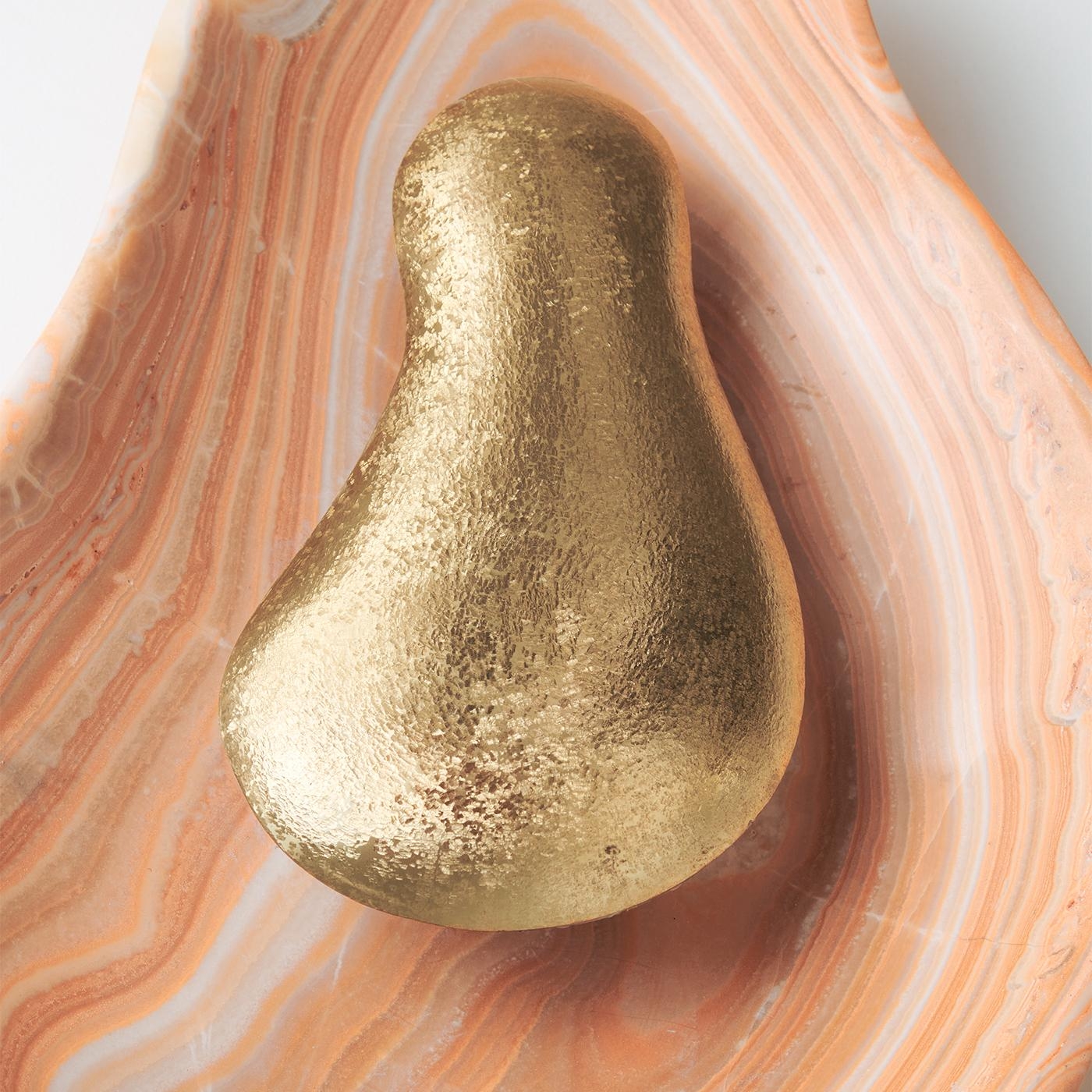 Oyster Hammered Onyx Sconce D725