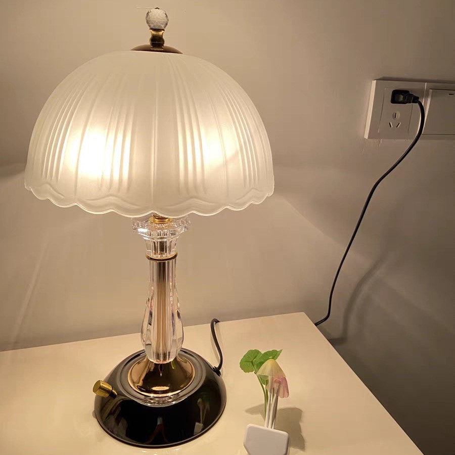 Modern Simple Bedside Table Lamp