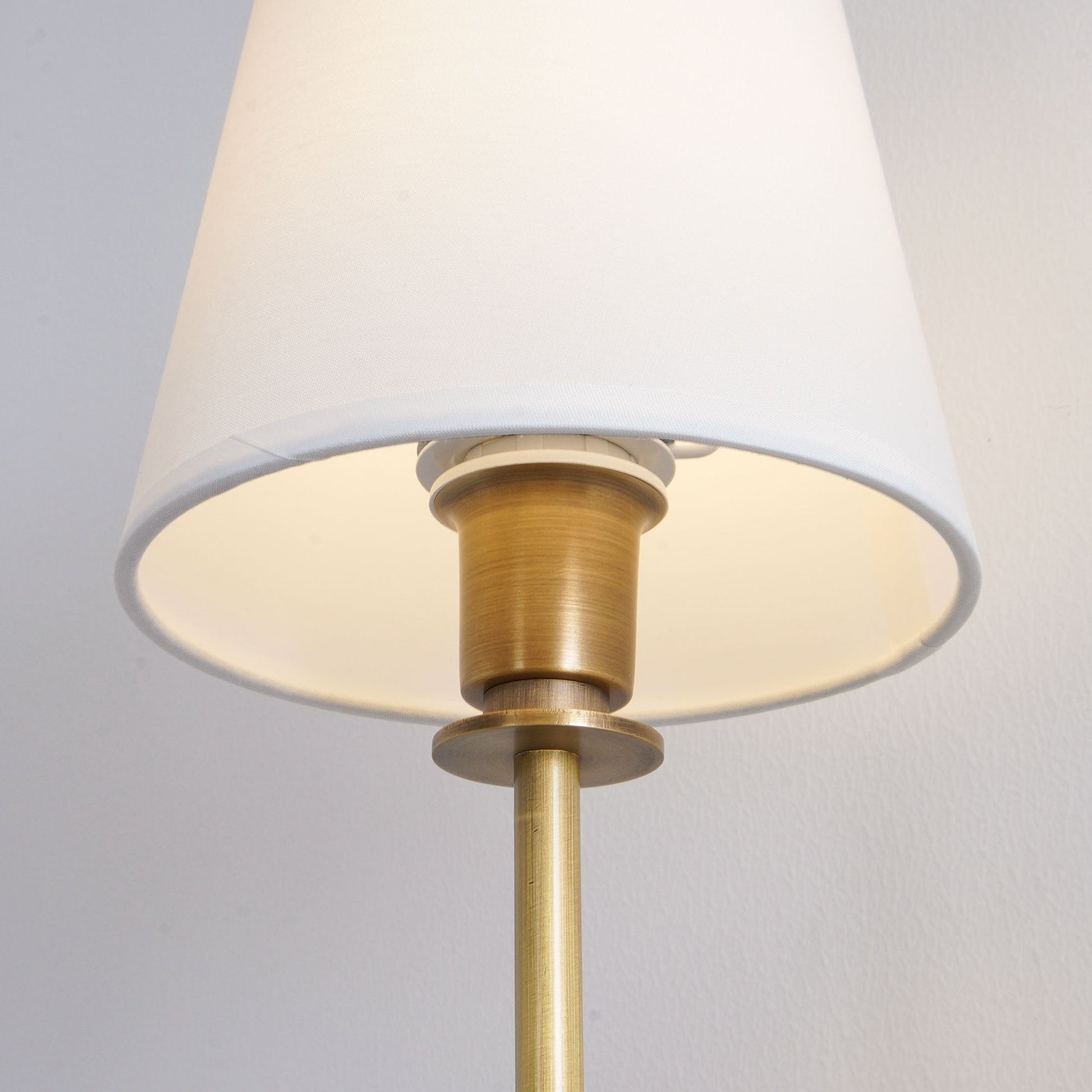 Vista Glow Industrial Metal Wall Lamp - Modern Double Sconce K1600