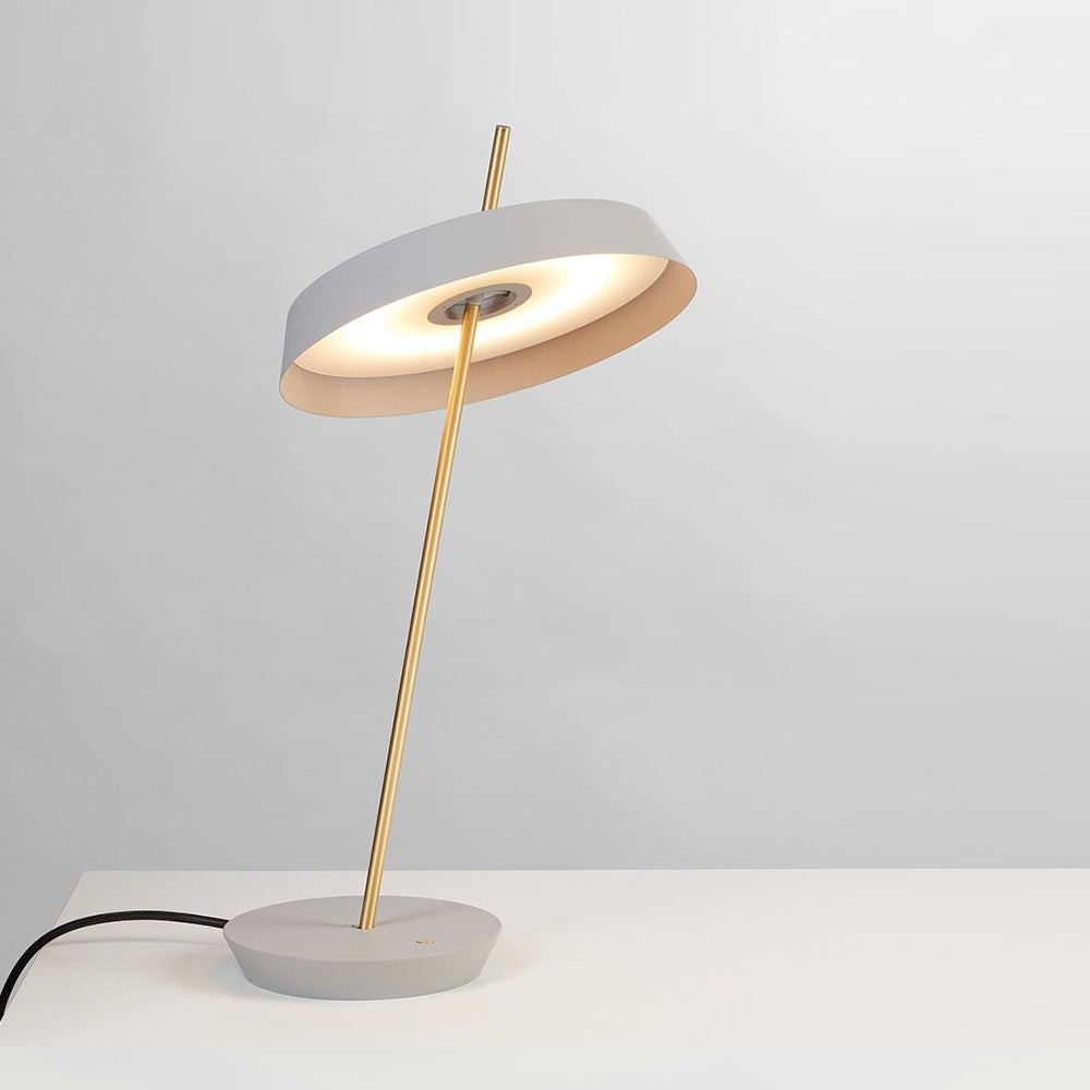 Modern Art Decor Table Lamp For Living Room K604