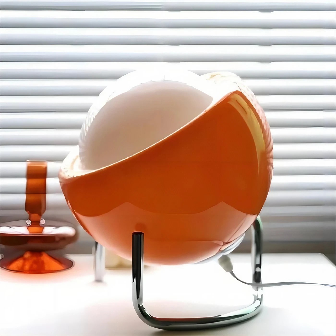 Bauhaus Egg Design Decorative Table Lamp K81