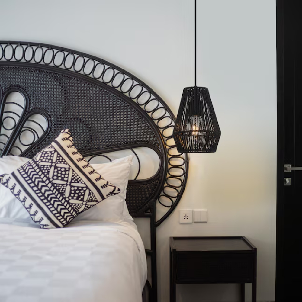 Subtle Aura Pendant Light D815