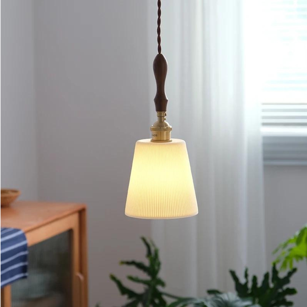 The Charming Chandelier Vintage D862