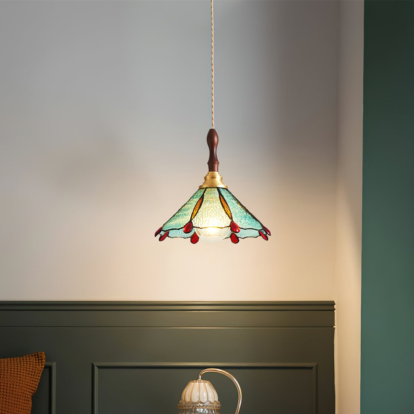 Vintage Tiffany Stanied Glass Pendant Lamp K624