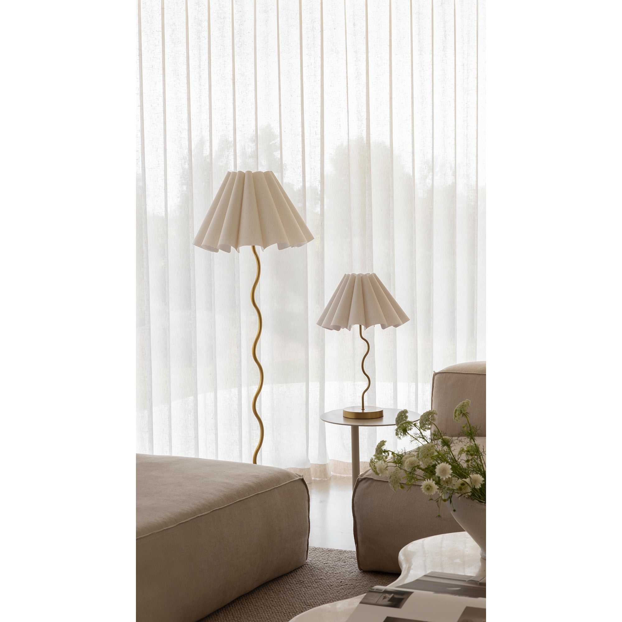 Cora Floor Lamp D705