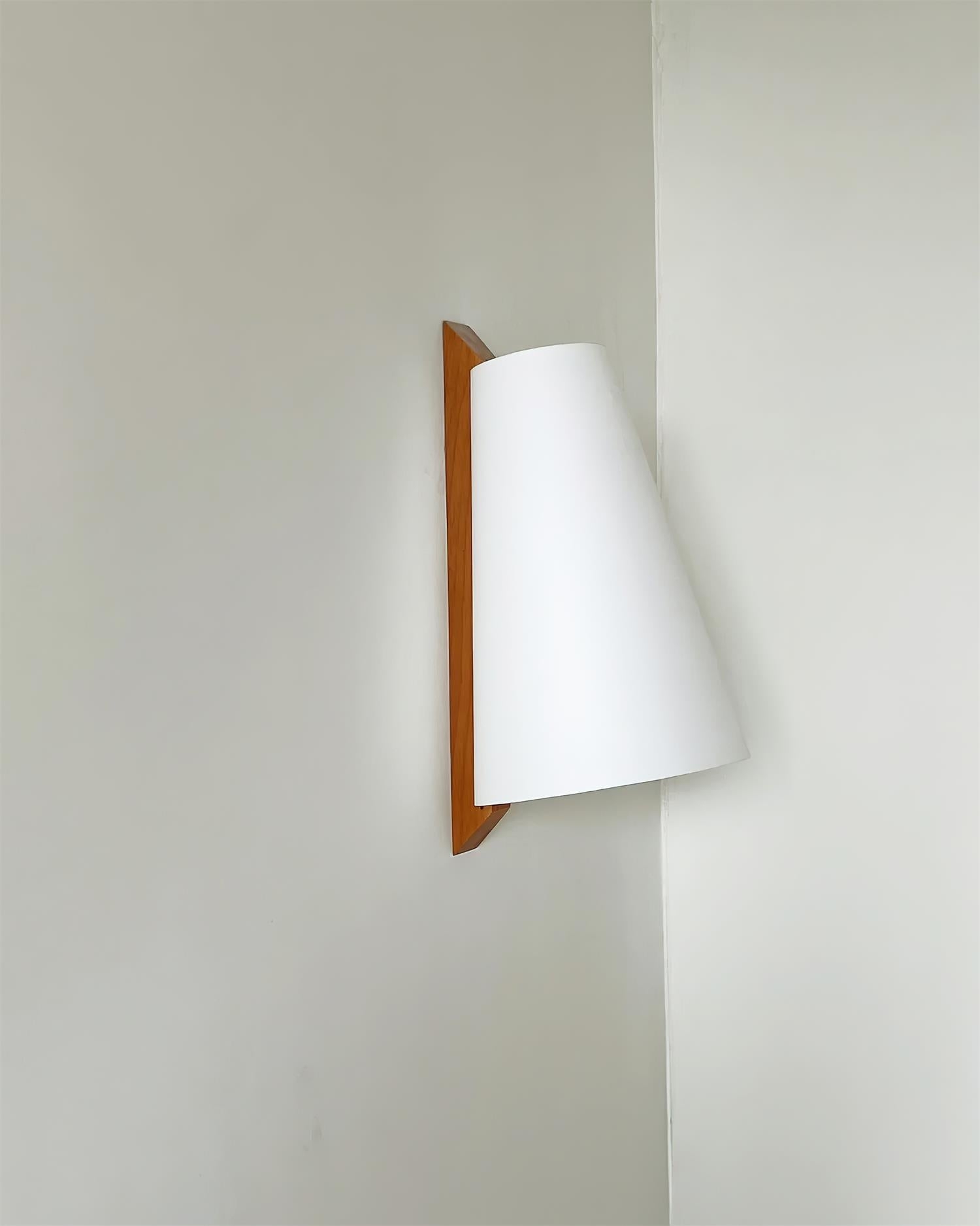 Trianora Wall Lamp D159