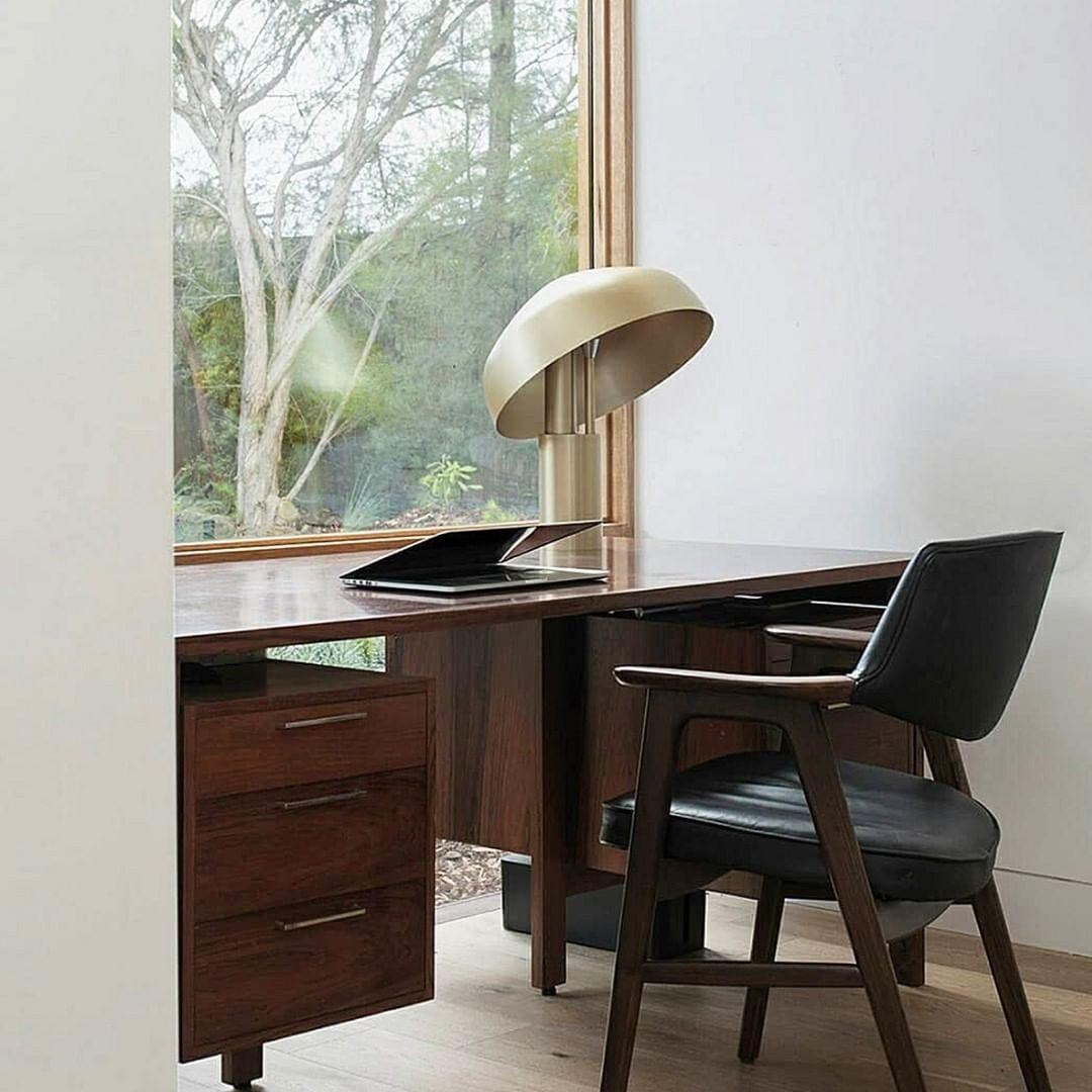 Modern Minimalist Design Crooked Head Table Lamp K559