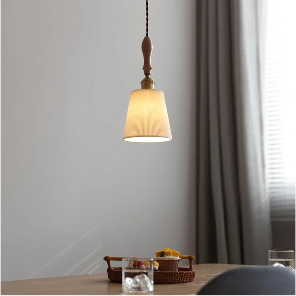 The Charming Chandelier Vintage D862