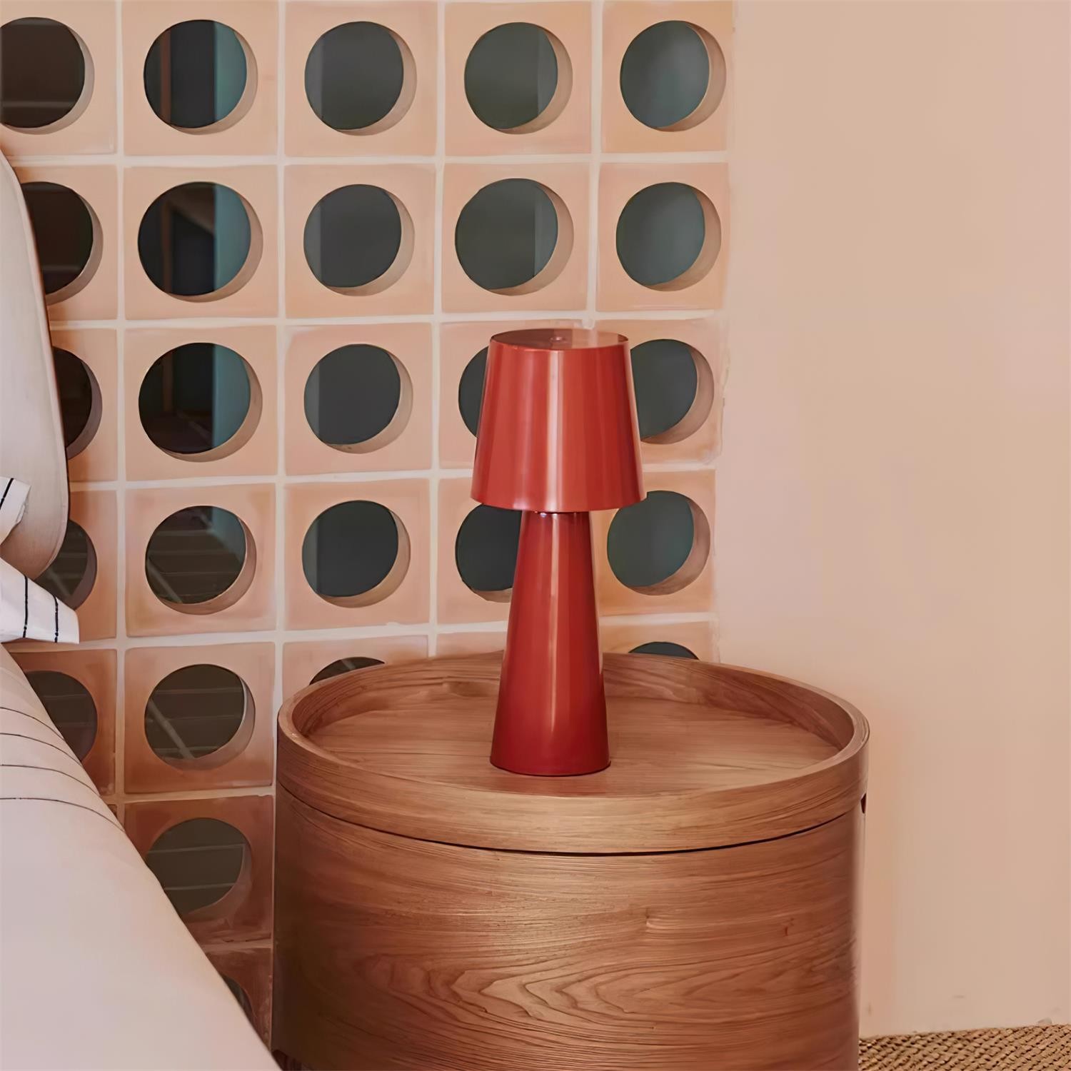 Modern Conical Metal Table Lamp K747