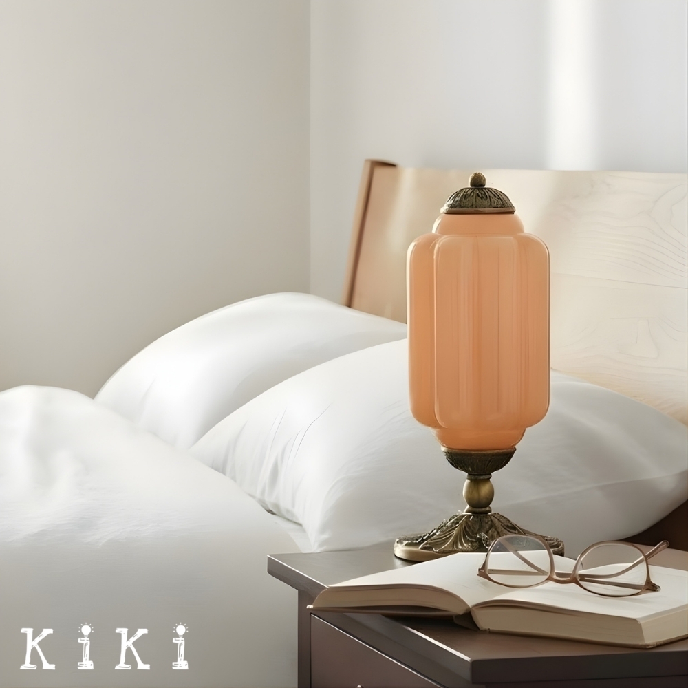 Classic Eloise Glass Table Lamp – Vintage Bedside and Ambient Lighting K885