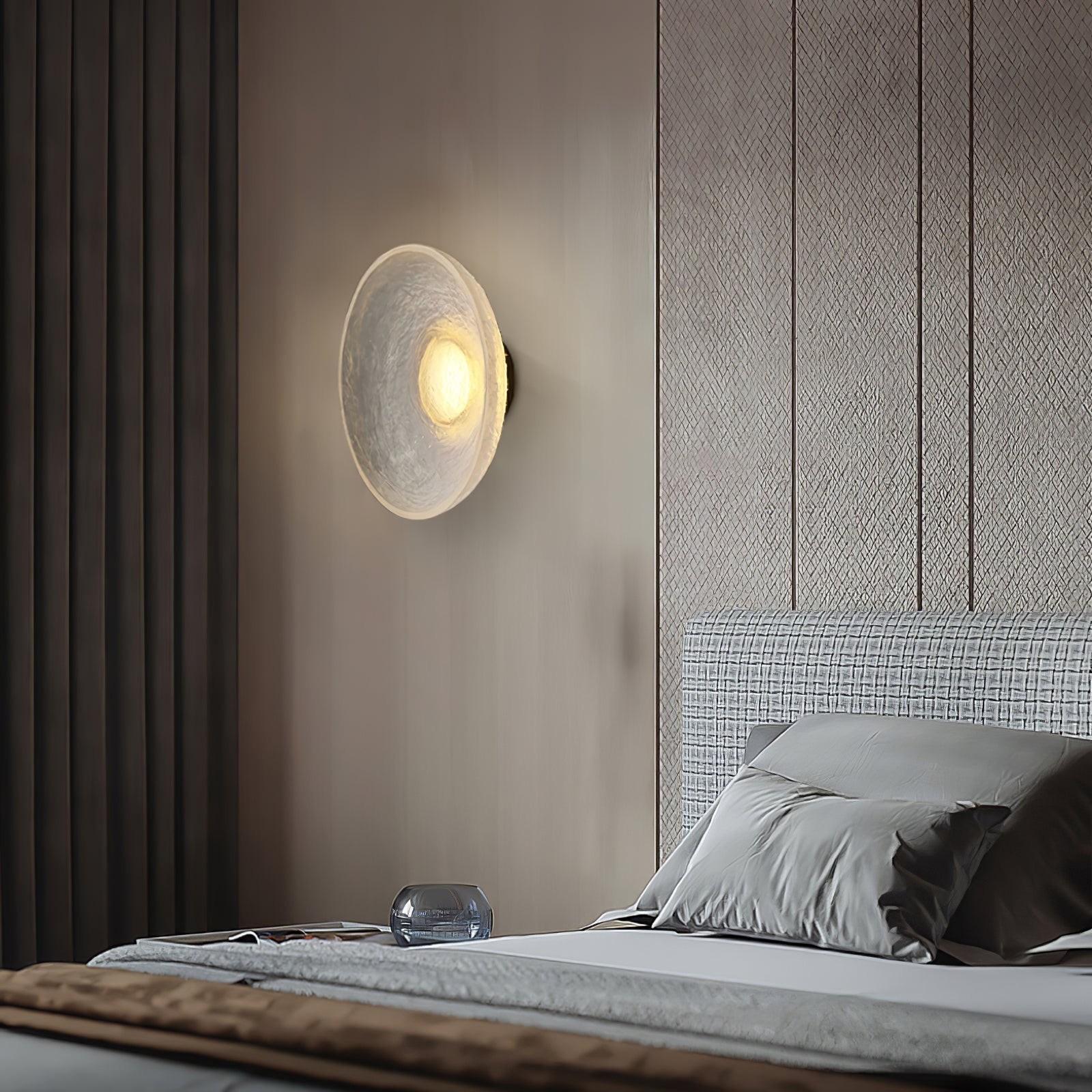 Eclipse Resin Wall Lamp K1013