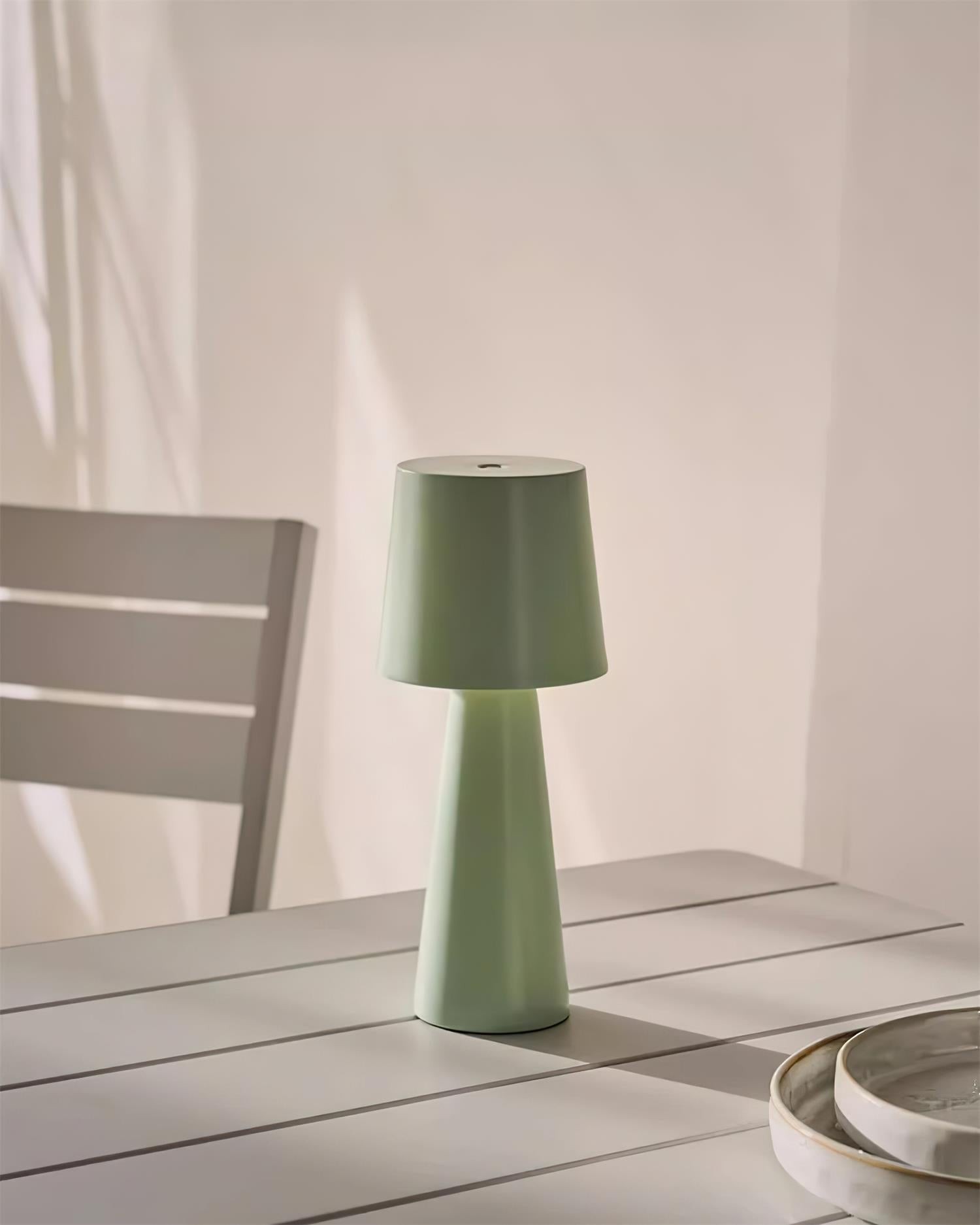 Modern Conical Metal Table Lamp K747