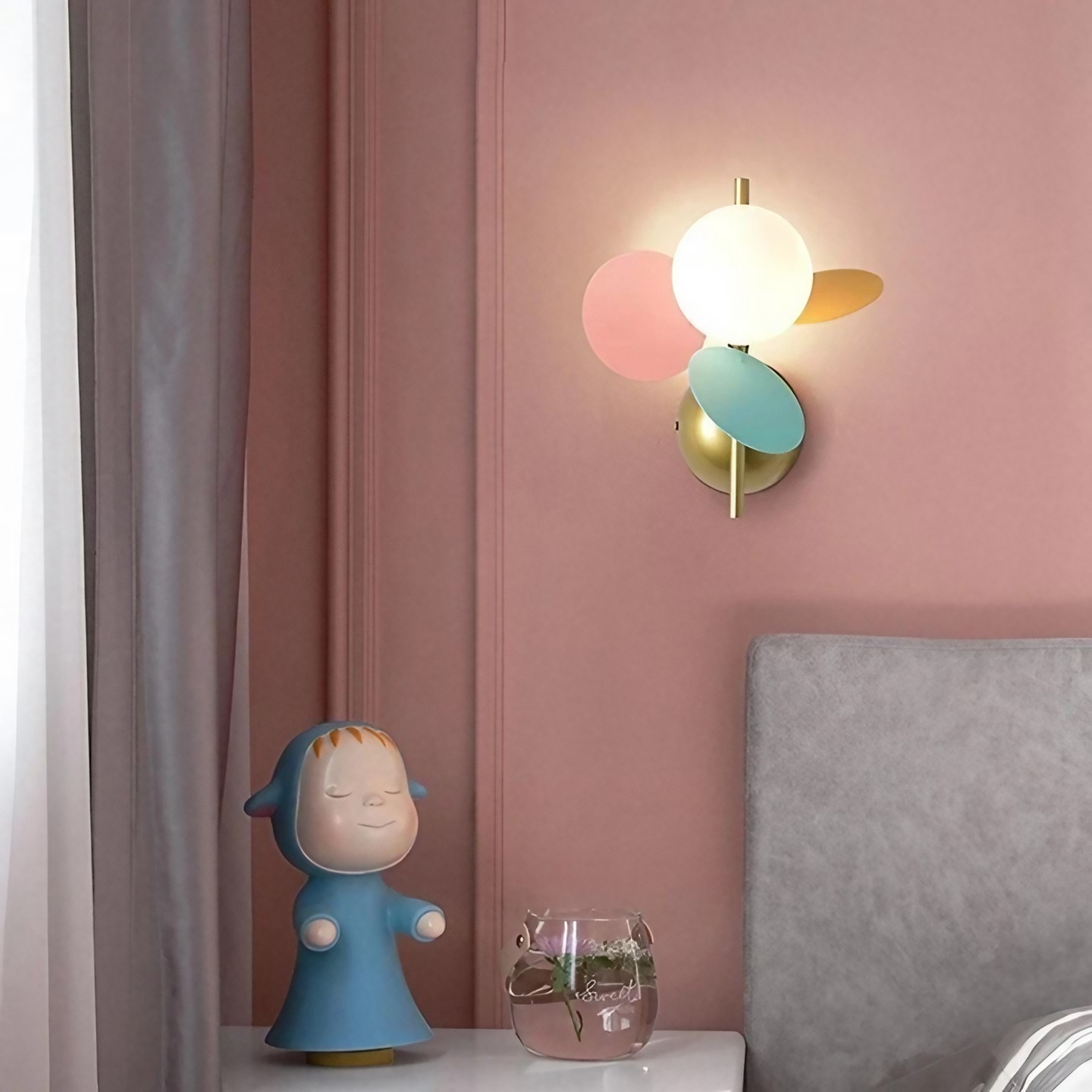 Creative Coloful Leaf Glass Globe Wall Light K174