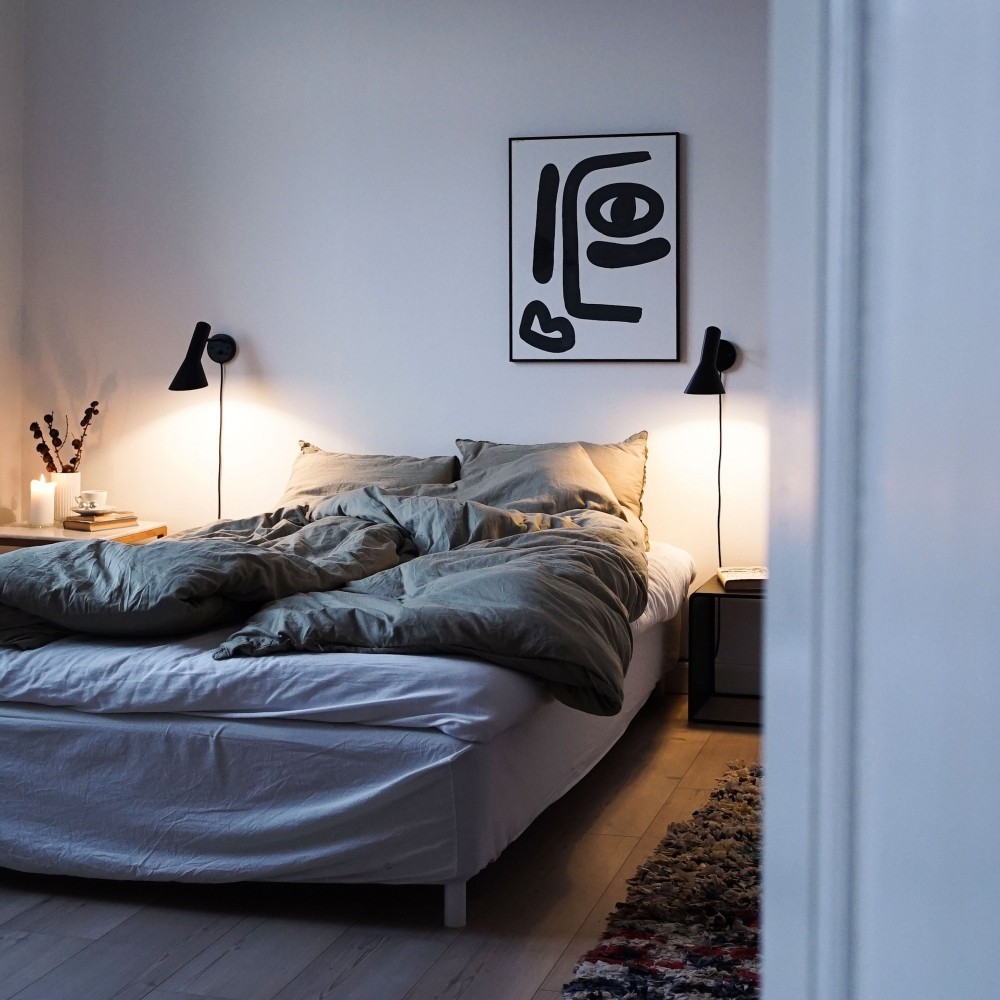 Modern Nordic Metal Wall Lamp - Directional Asymmetrical Sconce for Hallway