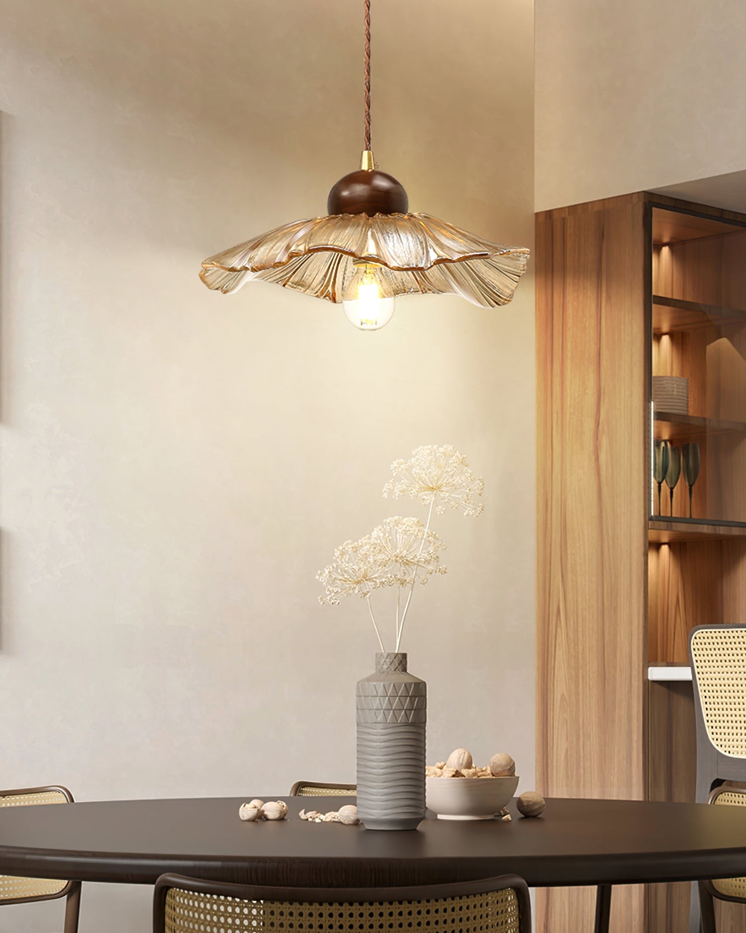 Scalloped Floral Pendant Lamp K1081