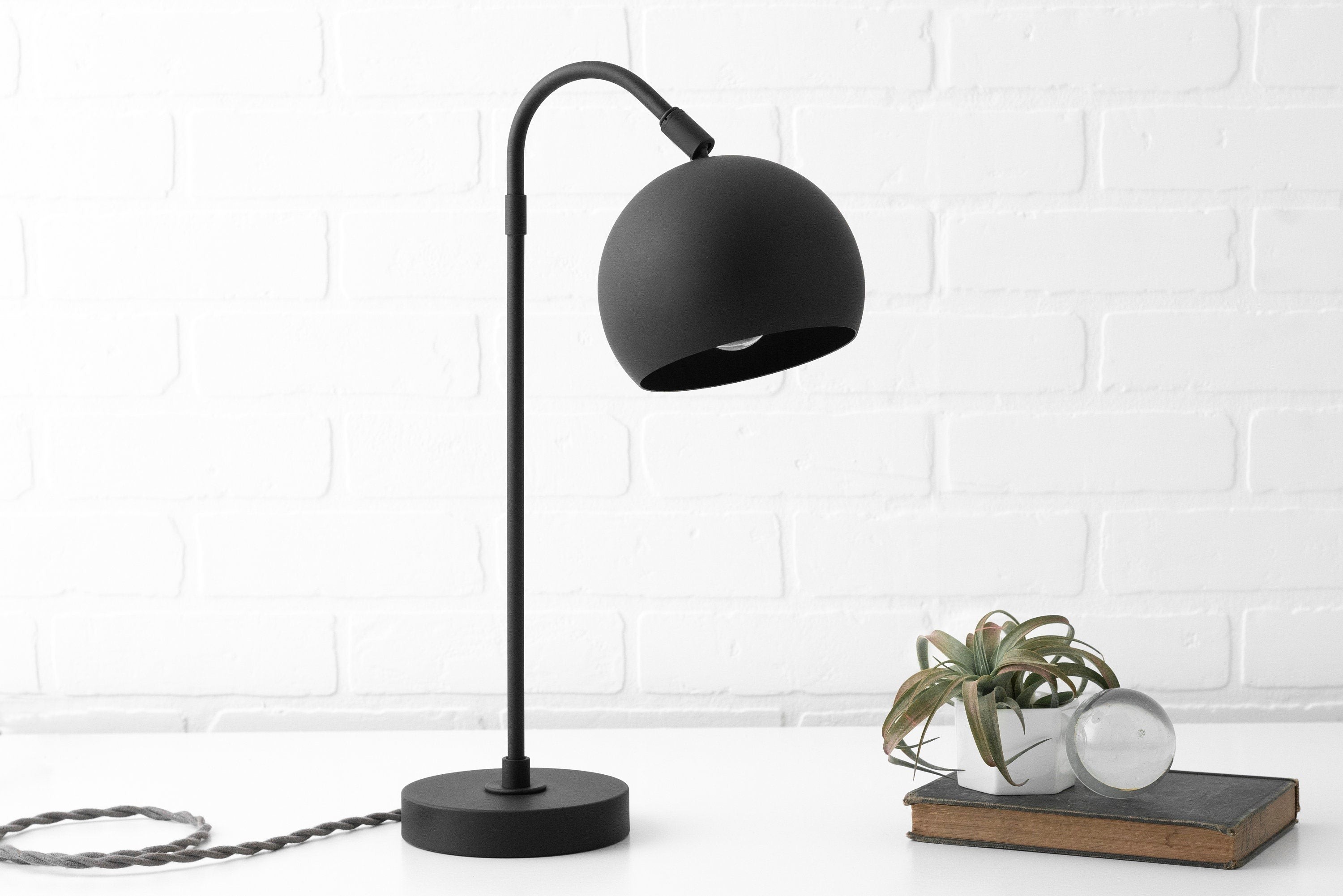 Ornato Luxe Modern Accent Table Lamp - Stylish Home Light K1433