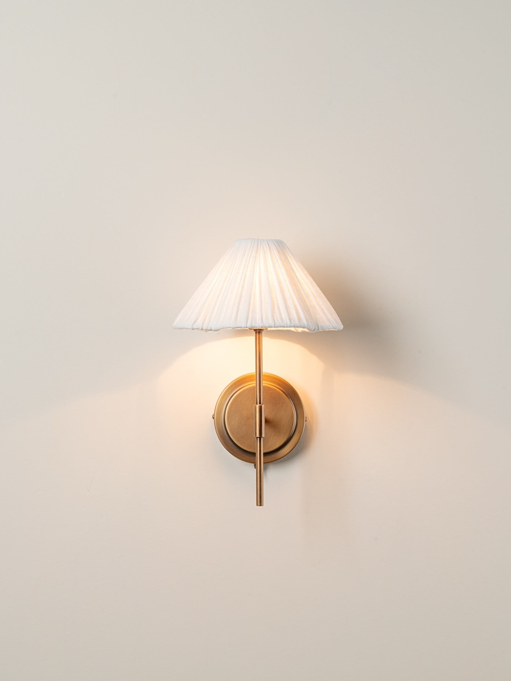 Blossine Scalloped Linen Shade Wall Light - Classic Sconce for Bedroom K1572
