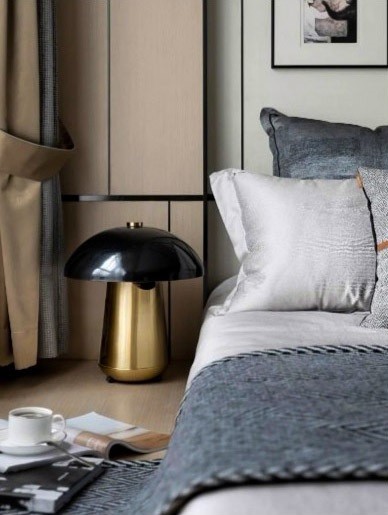 Cloak Mushroom Table Lamp