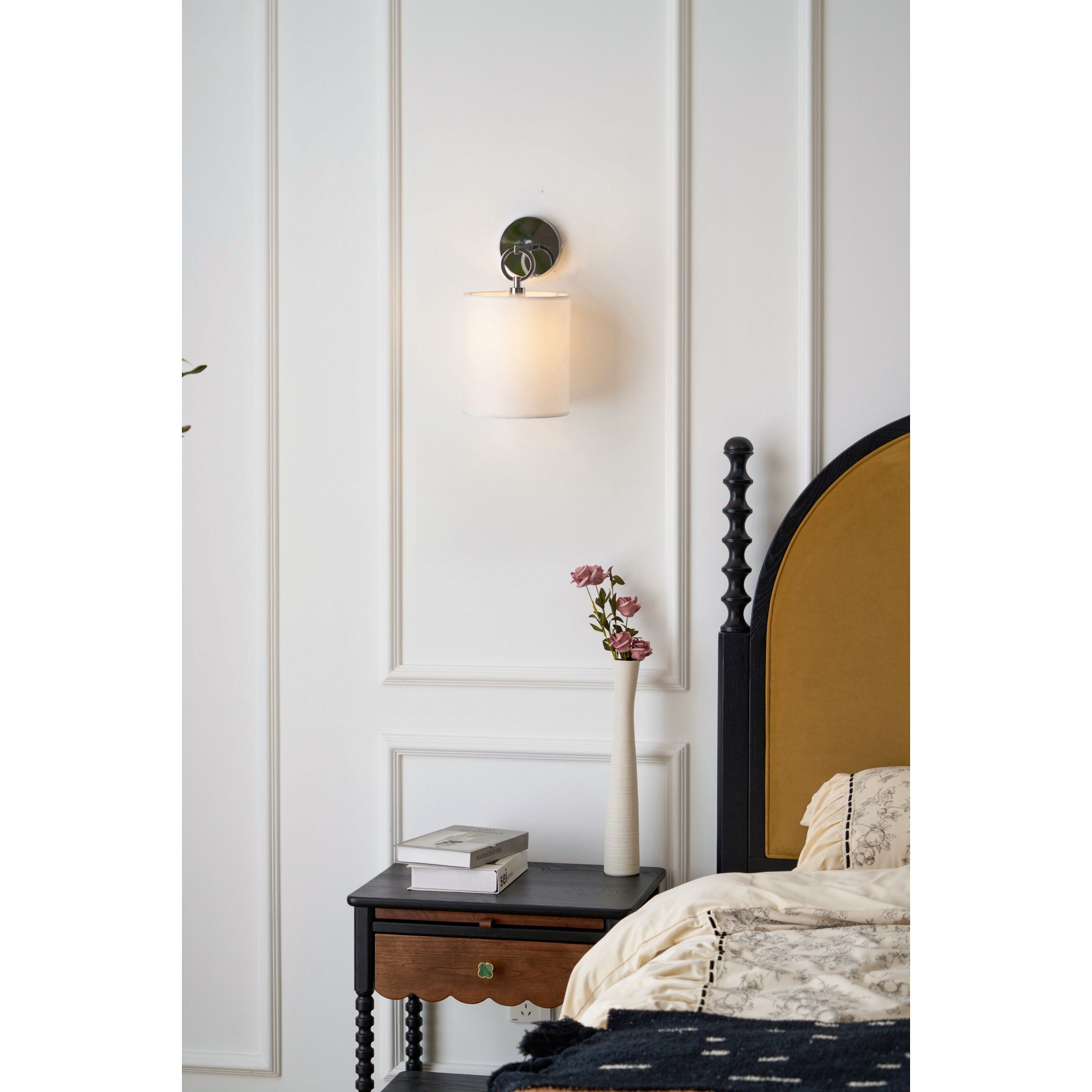 Full Circle Sconce D616