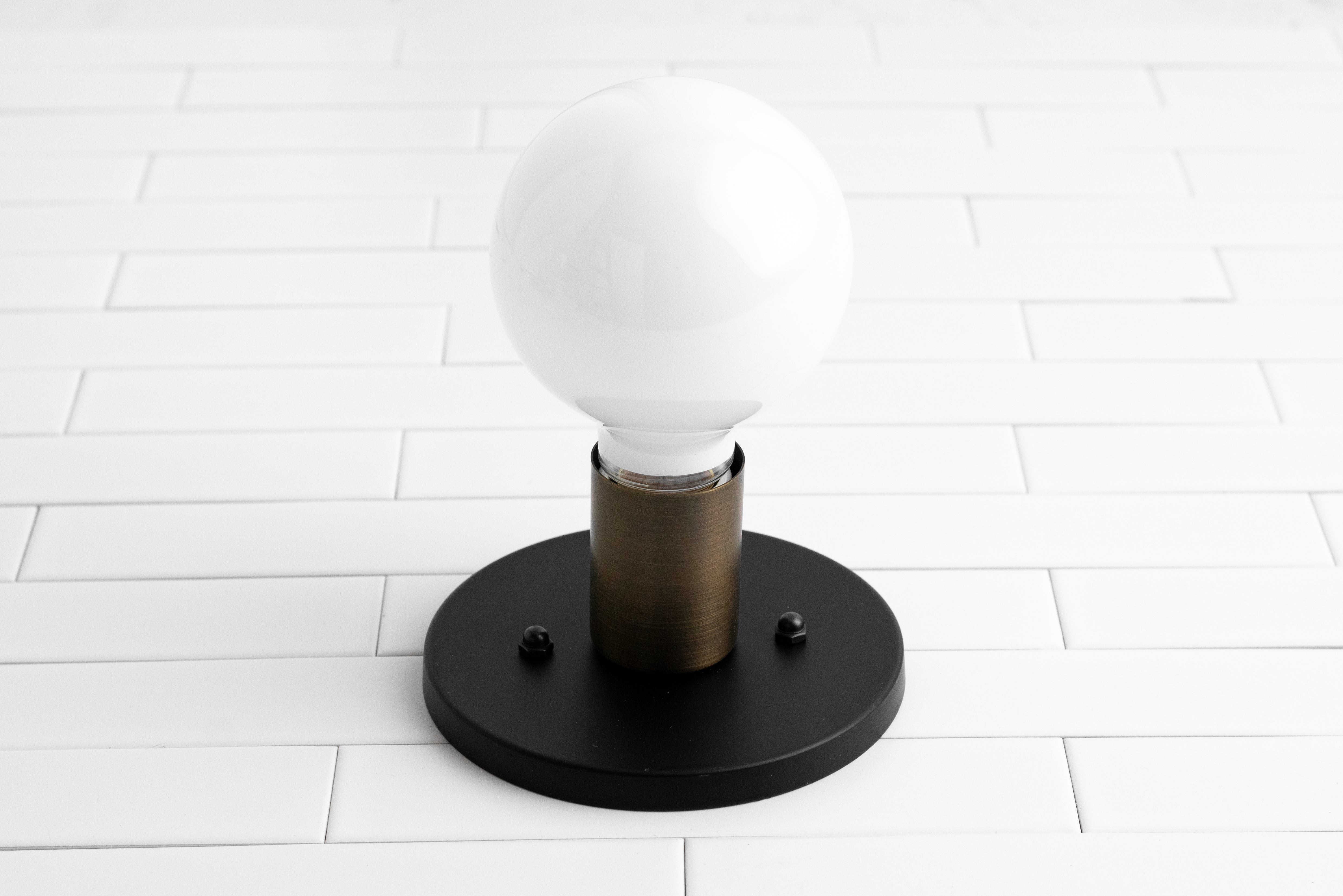 Glorica Glass Minimalist Wall Sconce - Versatile Modern Light For Any Room K1543
