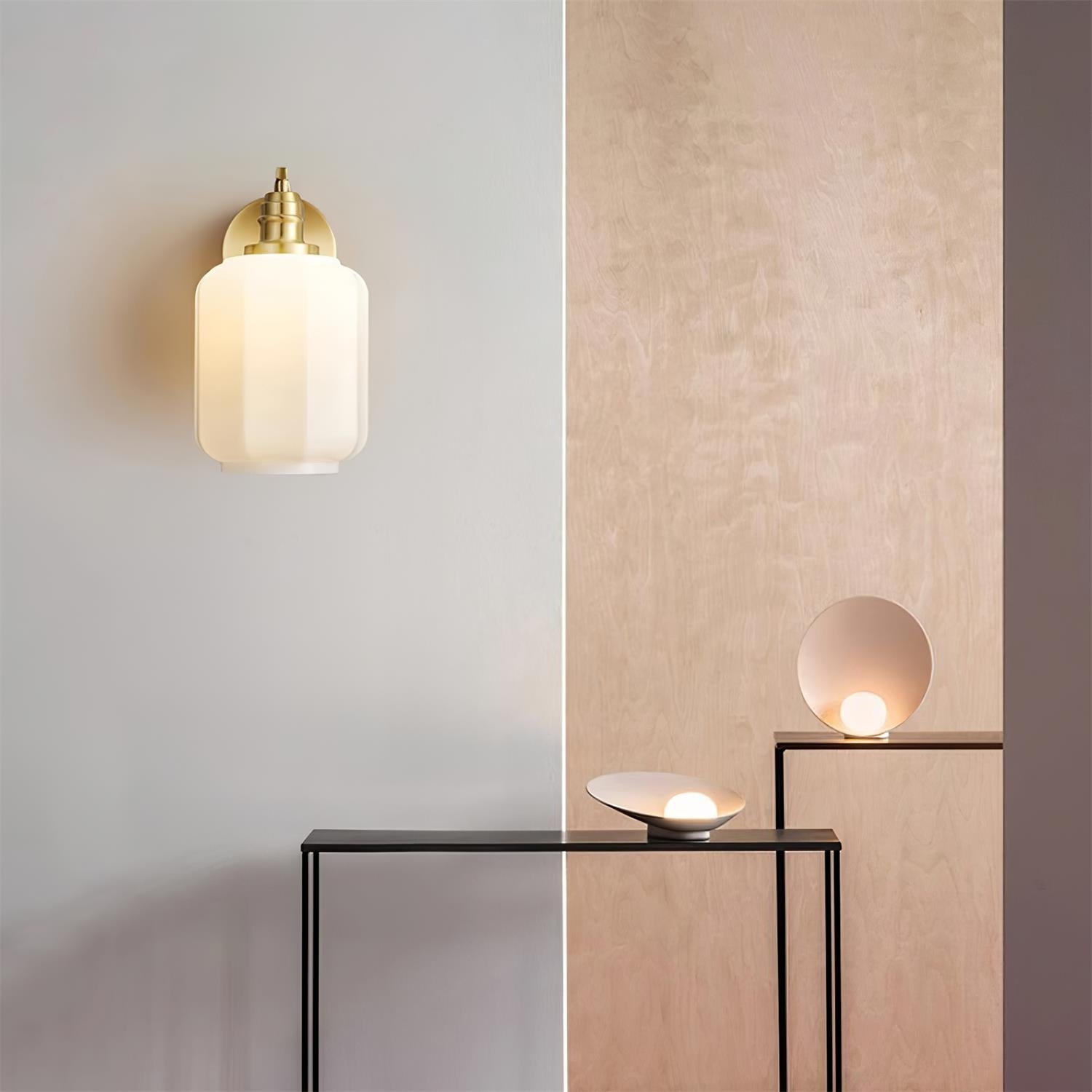 Henry Plug In Wall Lamp D42