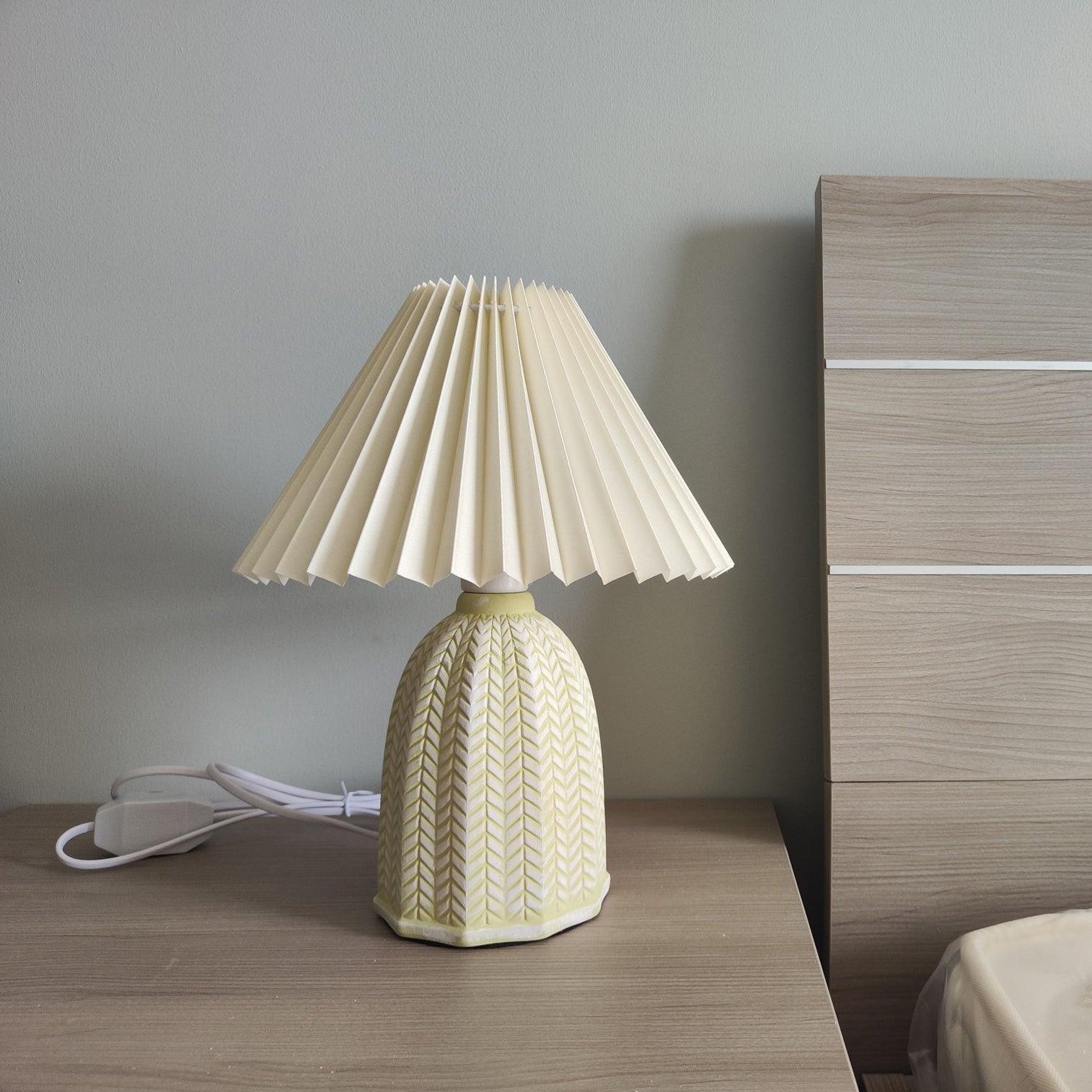 Vintage Pleated Table Lamp K756