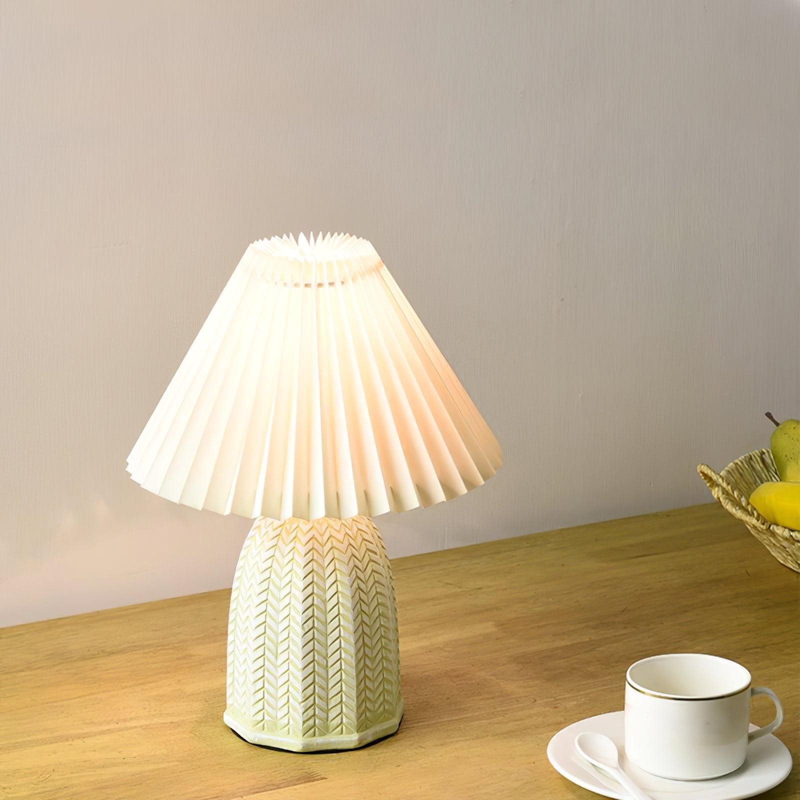 Vintage Pleated Table Lamp K756