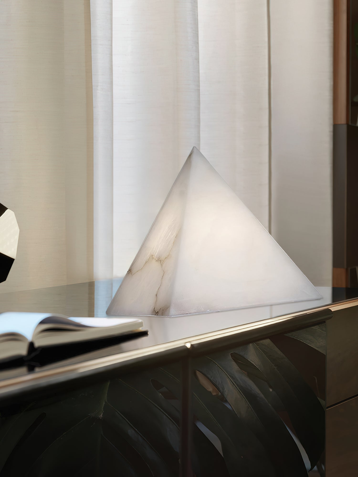 Alabaster Pyramid Table Lamp D428