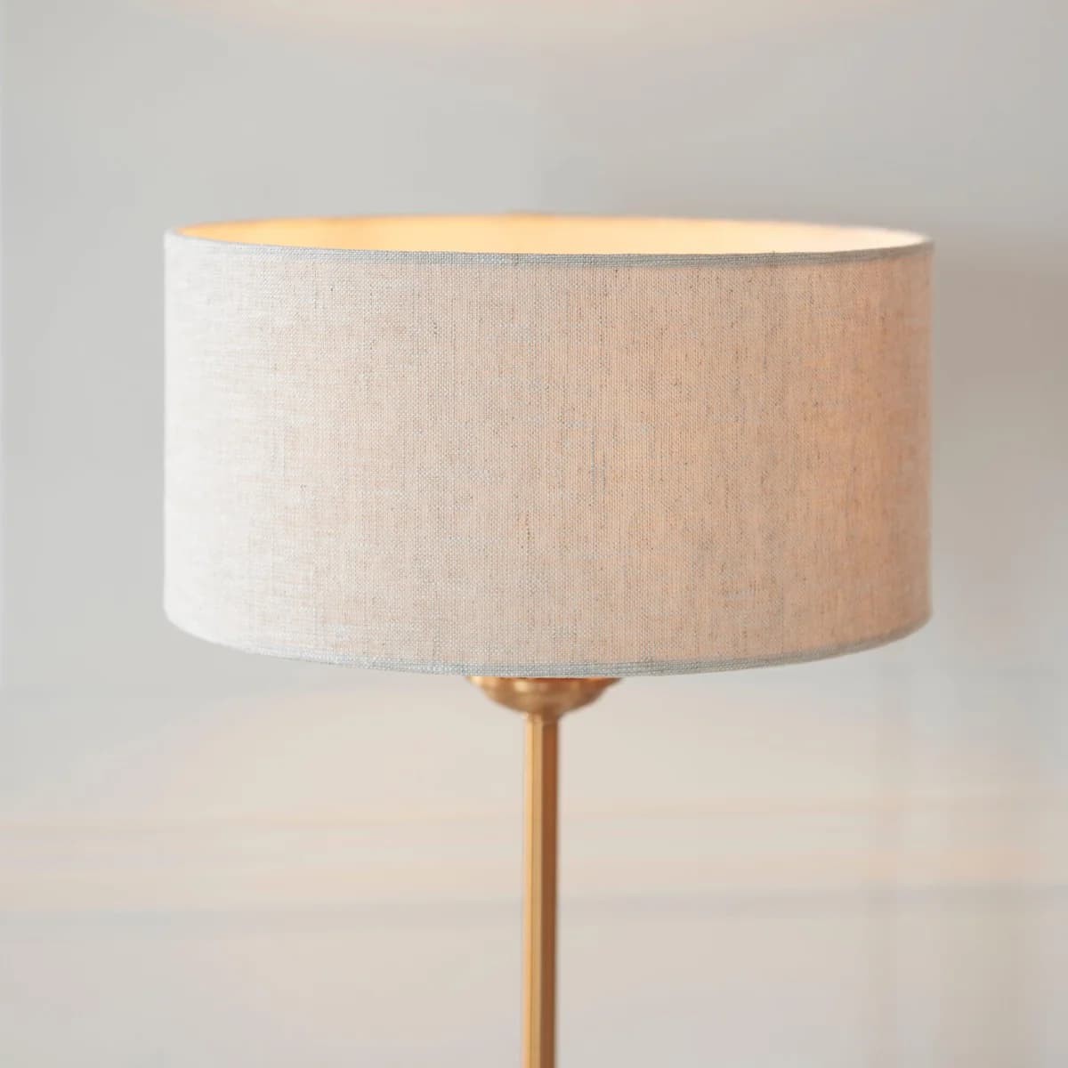 Tela 1‑Light and 3‑Light Table Lamp - Modern Linen & Metal for Living Room K1814
