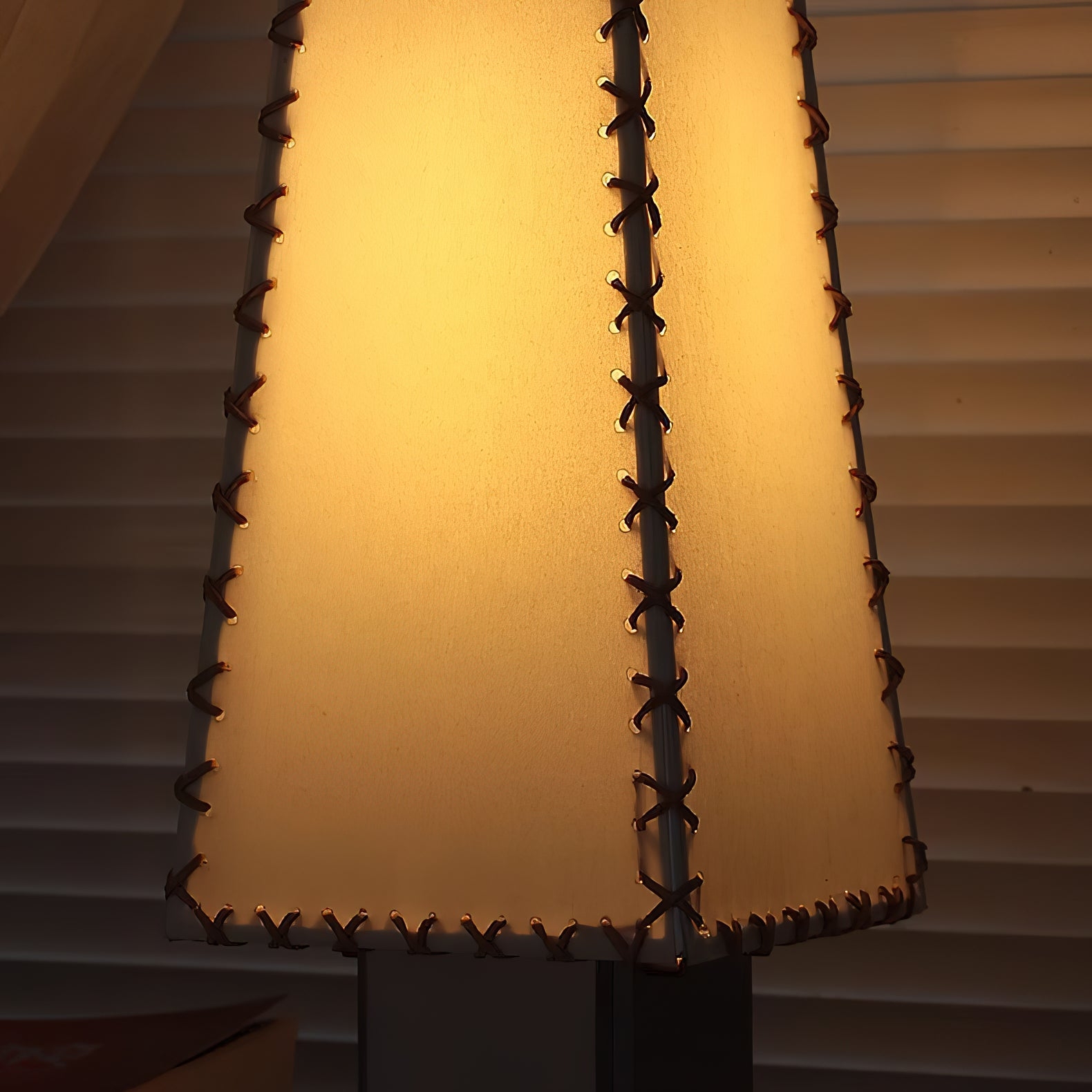 Parchment Table Lamp D677