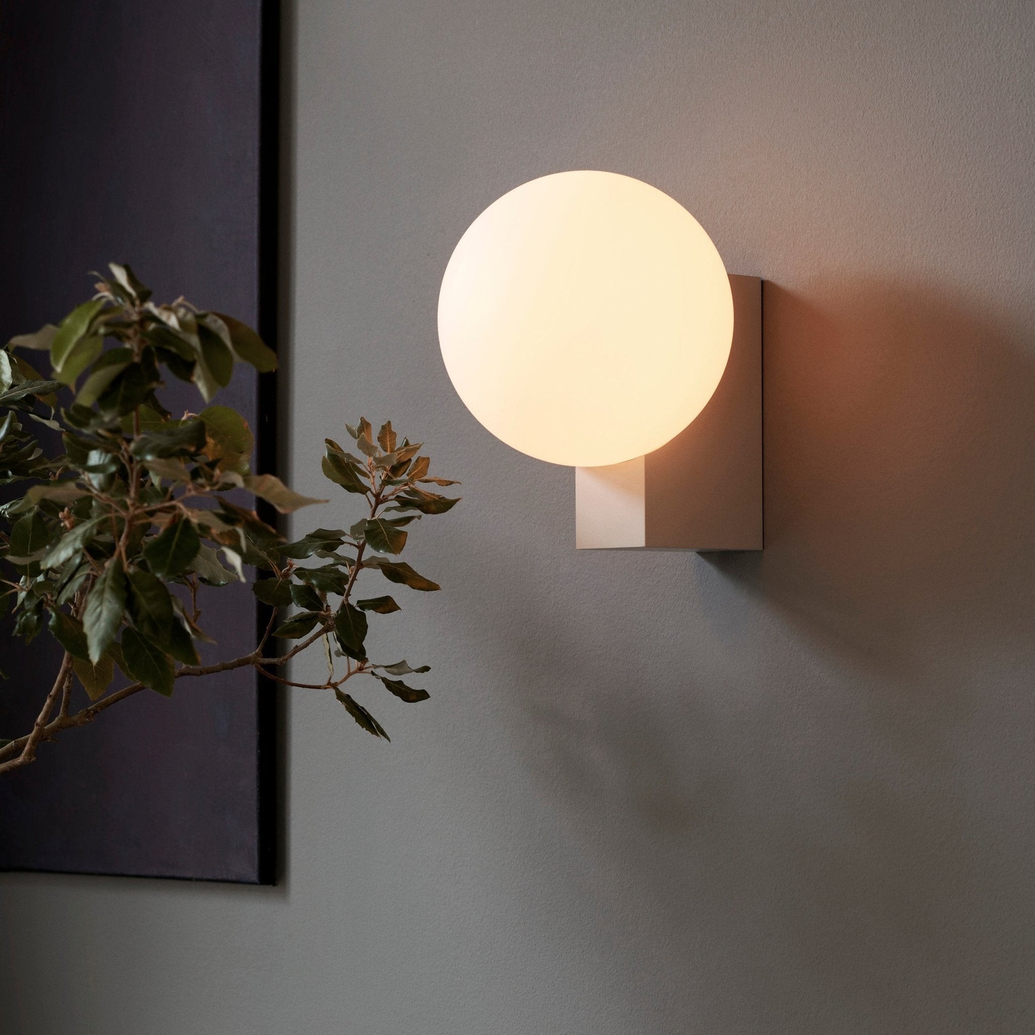 Minimalist Spherical Wall Lamp K434