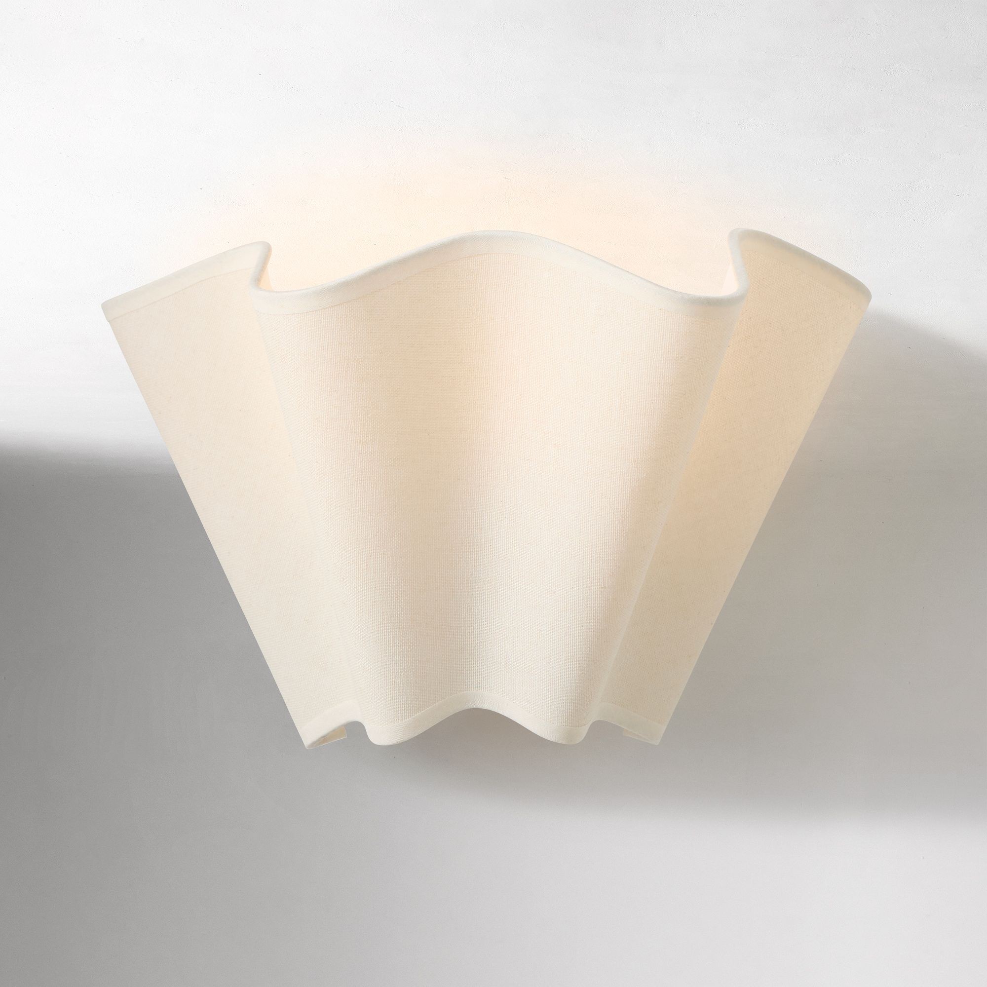 Oslan Linen Shade Plug In Wall Lamp - Elegant Cruved Wall Sconce for Living Room K1145