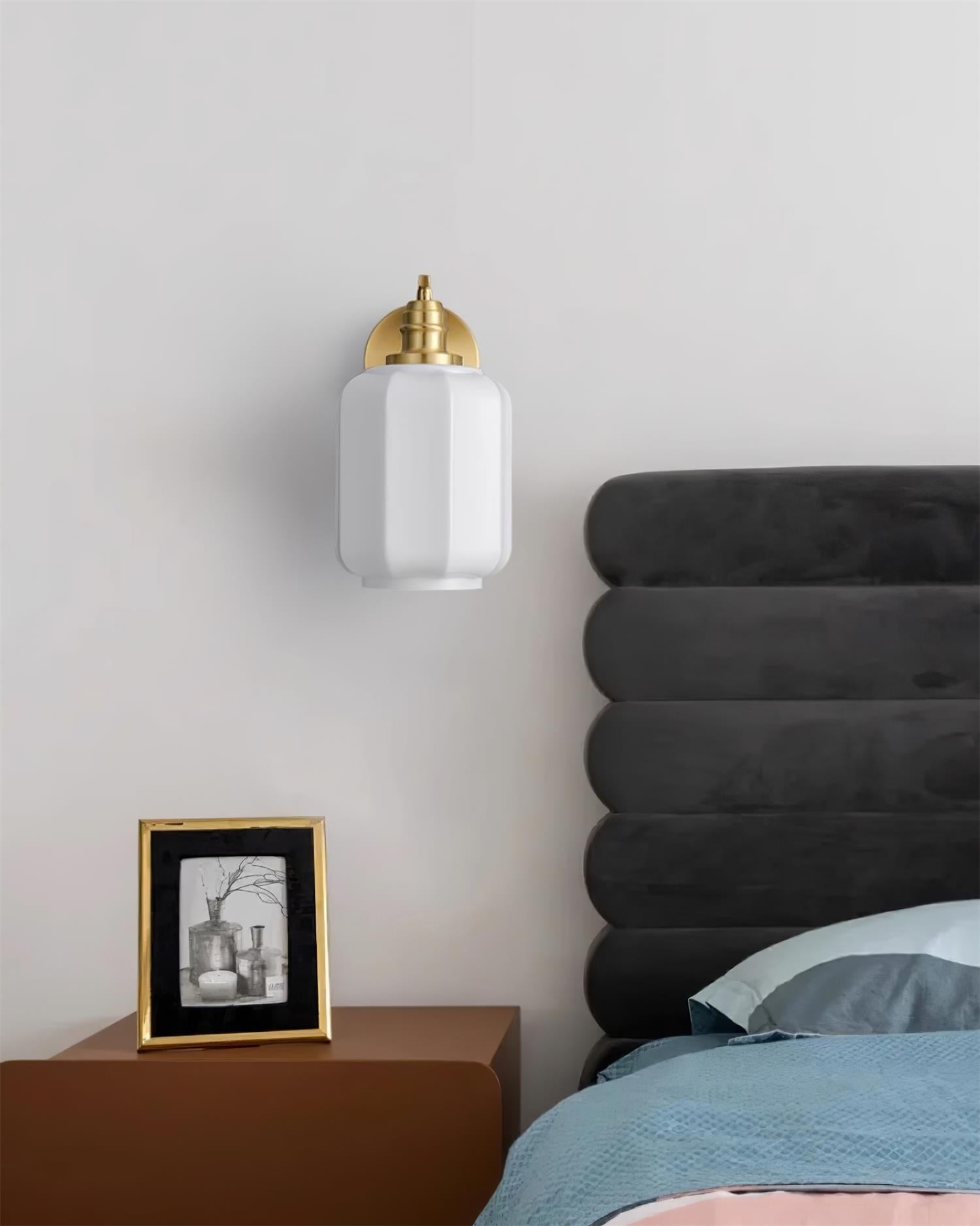 Henry Plug In Wall Lamp D42