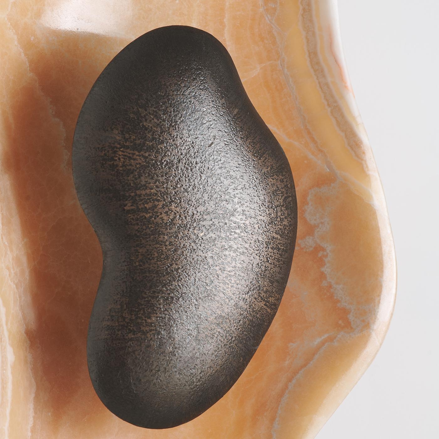 Oyster Hammered Onyx Sconce D725