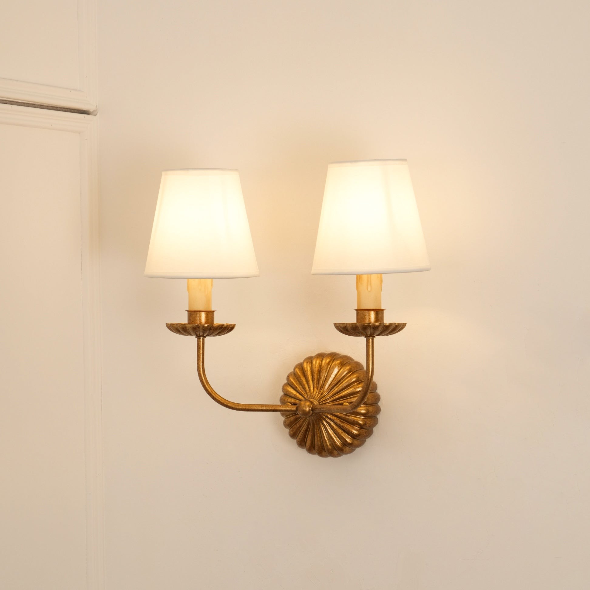 Catina Metal Wall Sconce with Fabric Shade – Stylish Accent Lighting for Home K1181