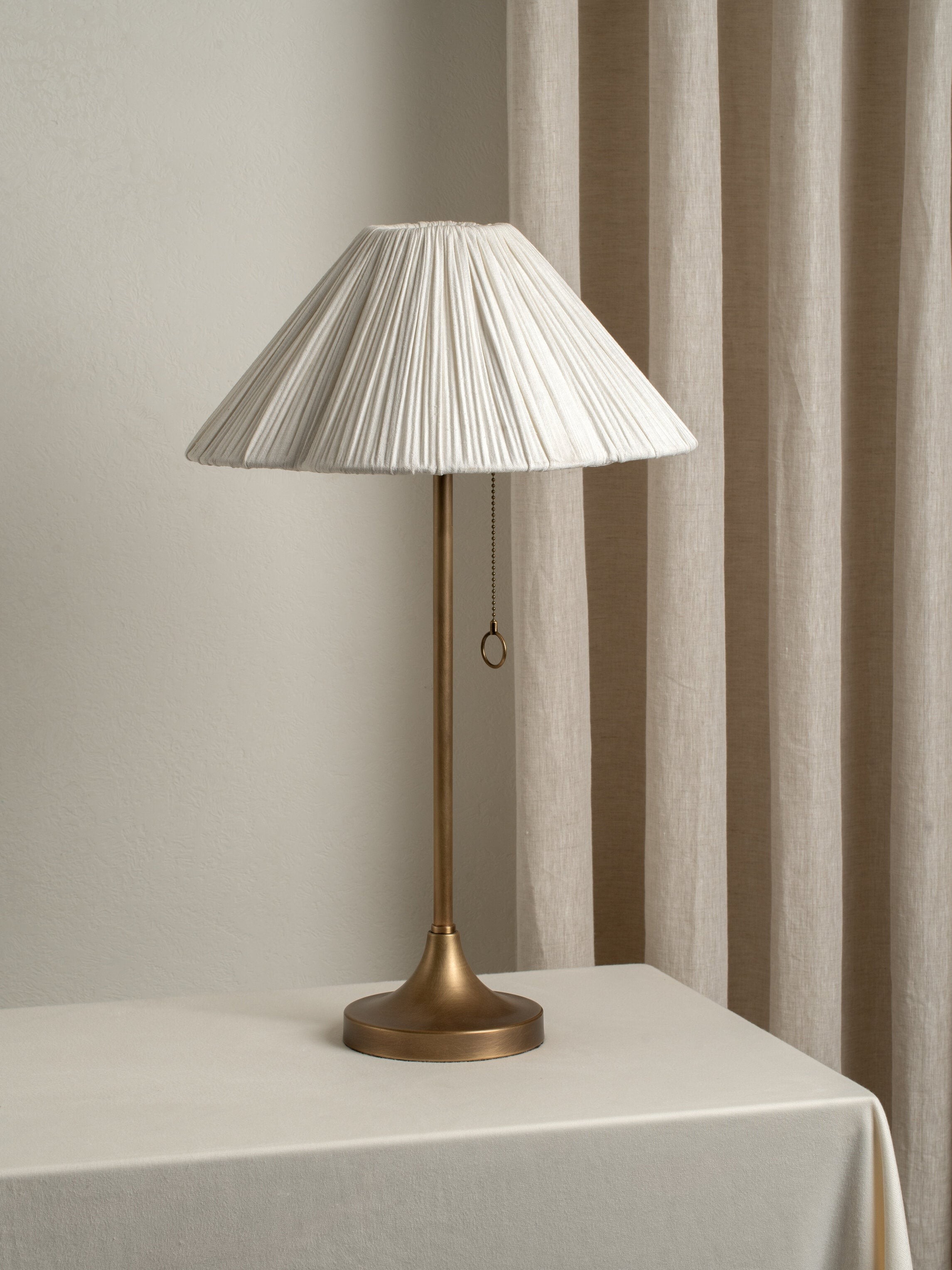 Blossine Scalloped Pleated Fabric Table Lamp - Modern Classic Bedside Lighting K1579