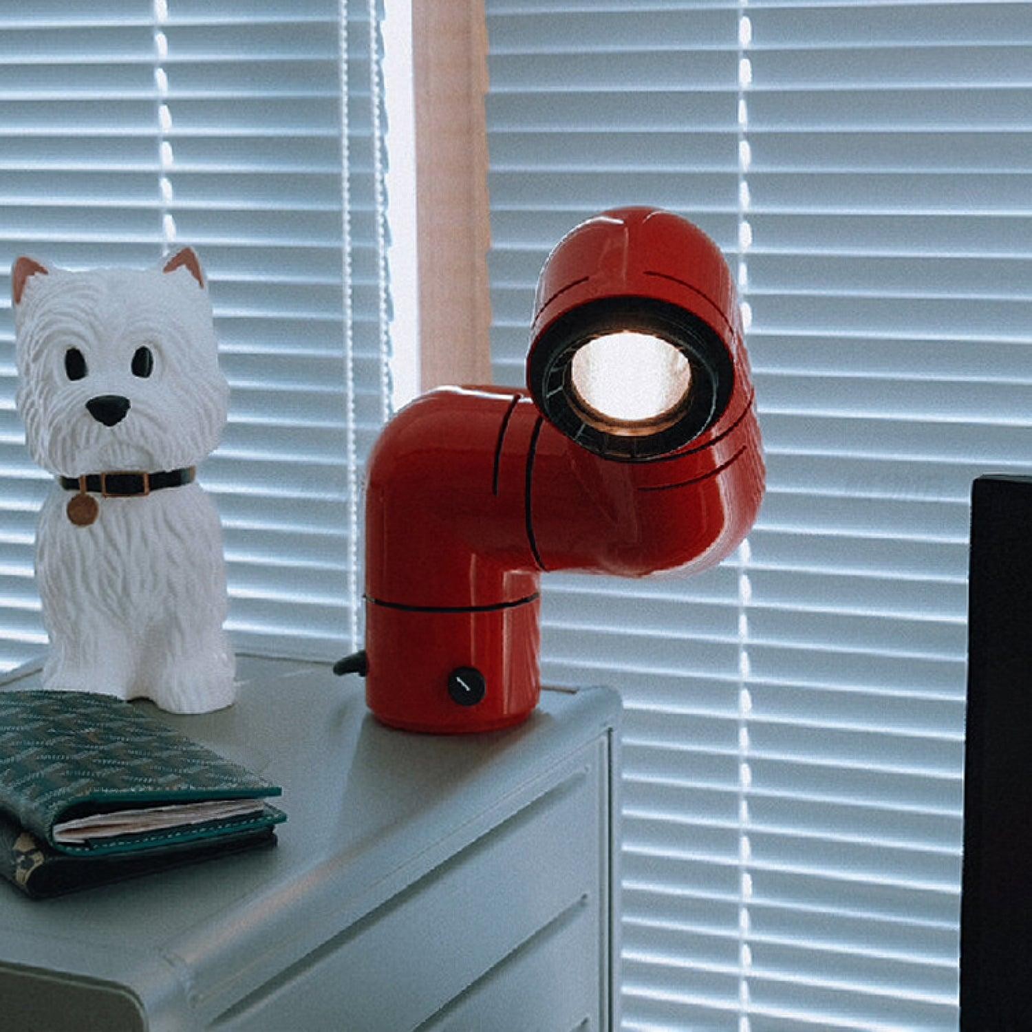 Red Tubular Table Lamp Suitable For Bedroom K686