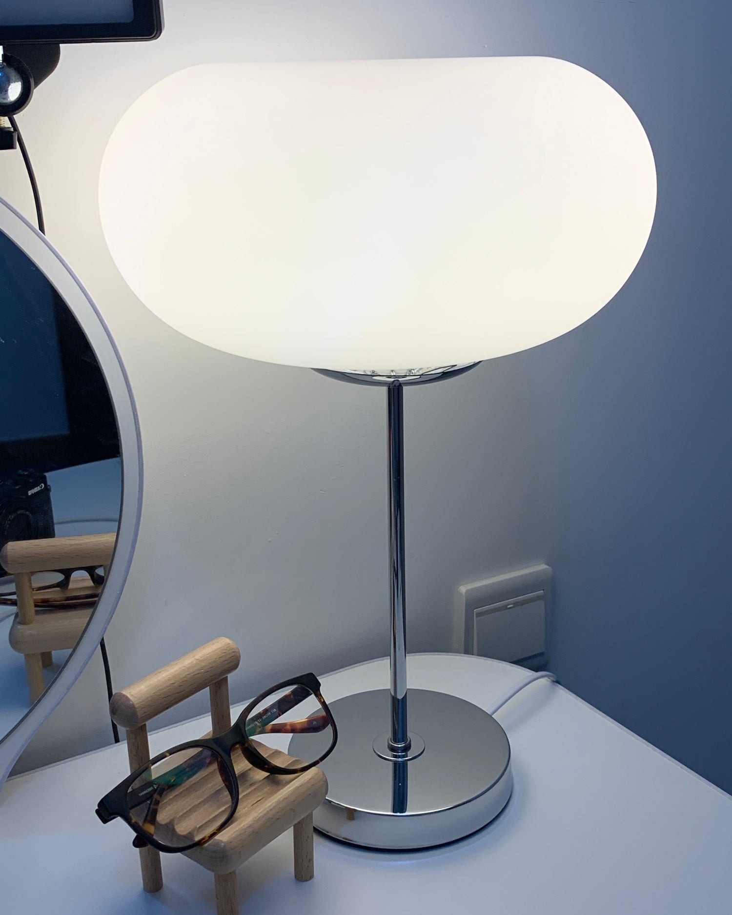 Lumi Table Lamp K1046