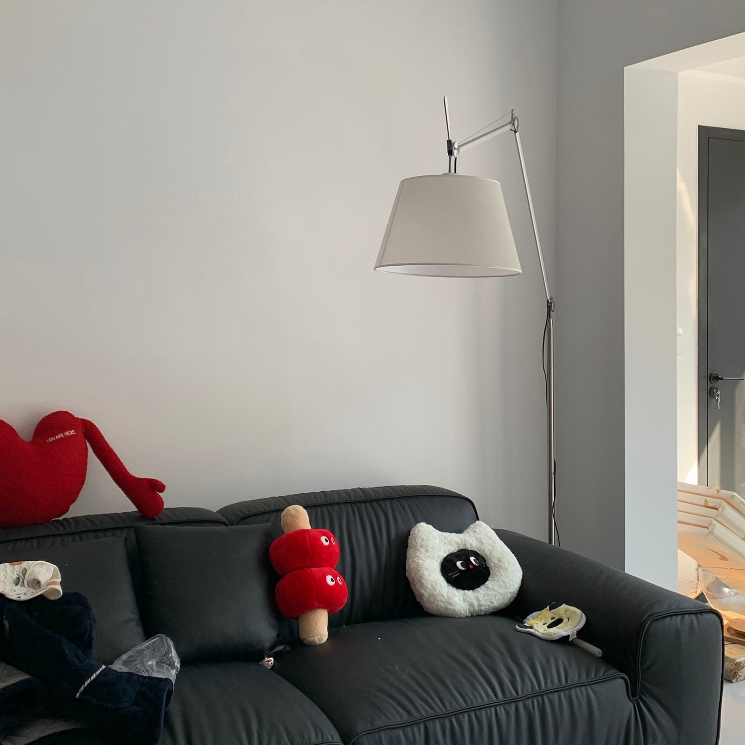 Velthea Floor Lamp D713