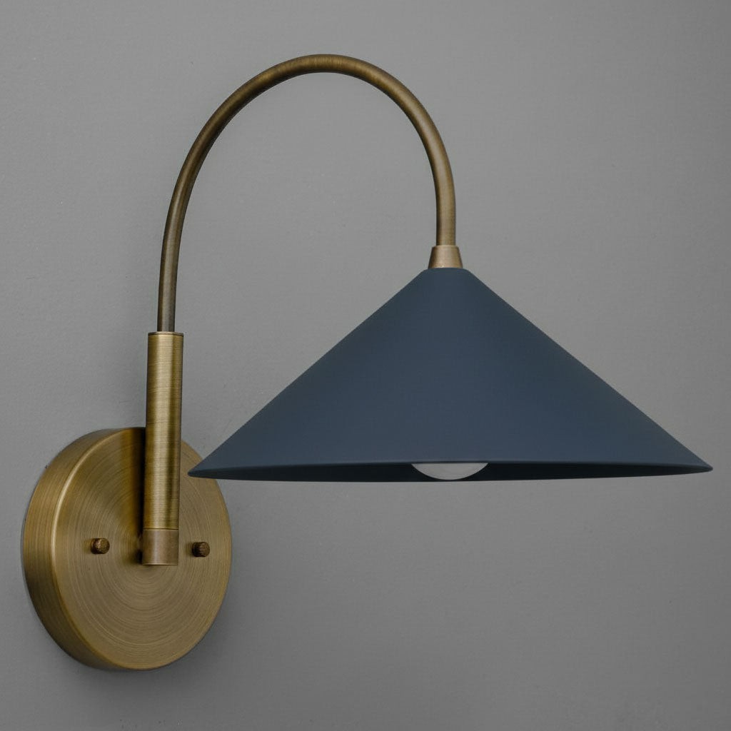 Curva Curved Metal Wall Sconce - Elegant Vintage Wall Lamp for Bedroom K1532