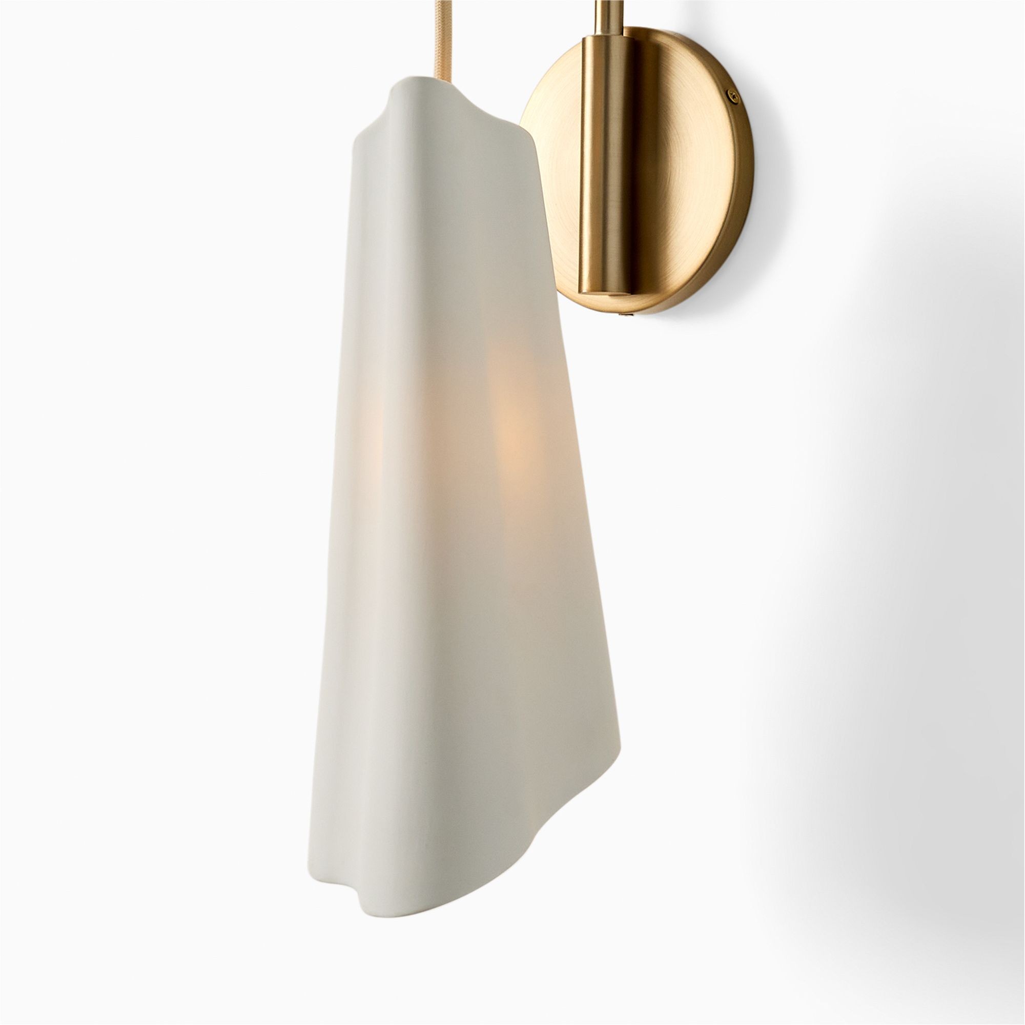 Orovia Sleek Wall Sconce – Ceramic Metal Champagne Brass K1275