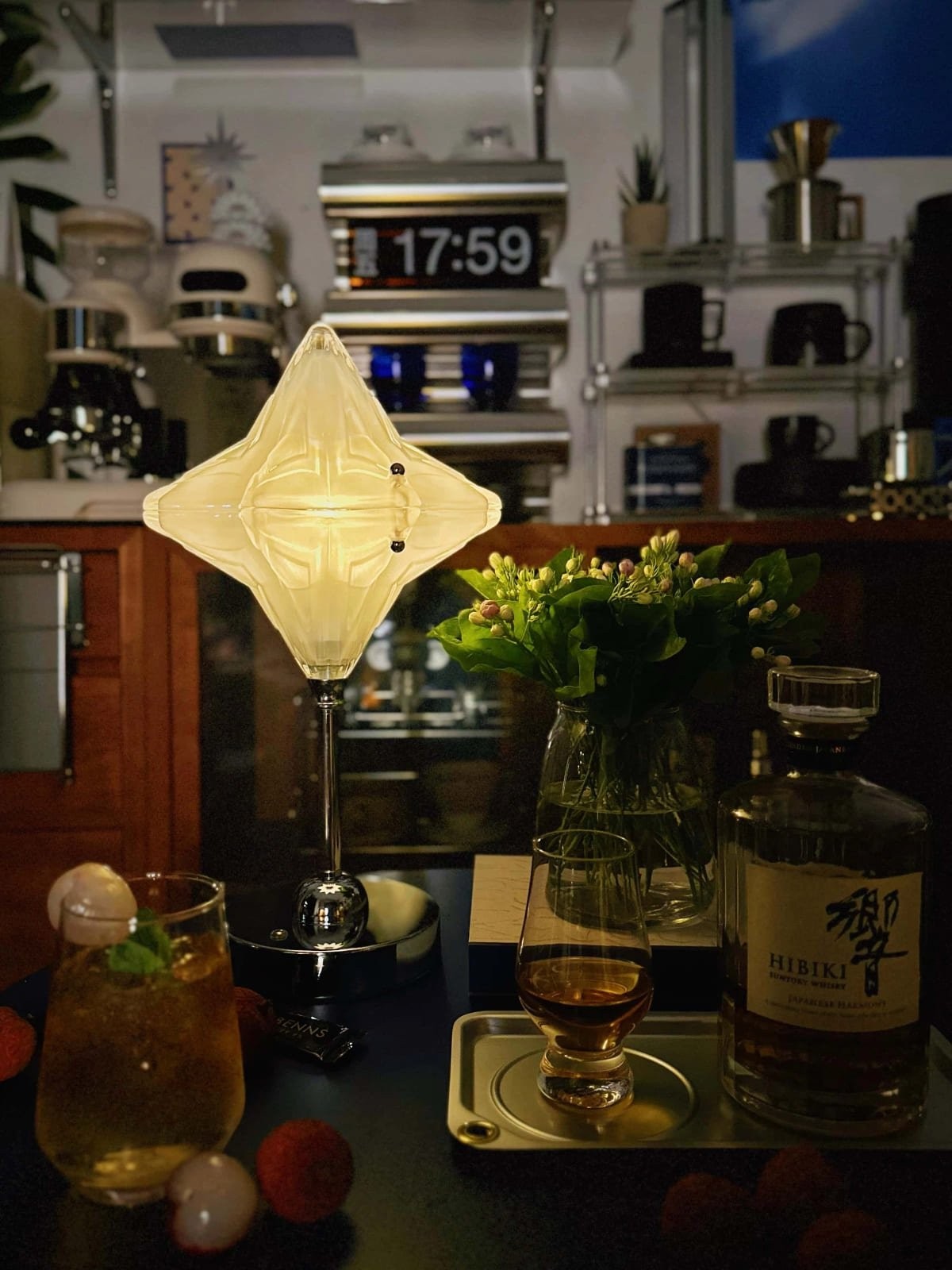 Art Deco Star Table Lamp - Frosted Glass Light for Modern Bedrooms - Astris Lyra K1584