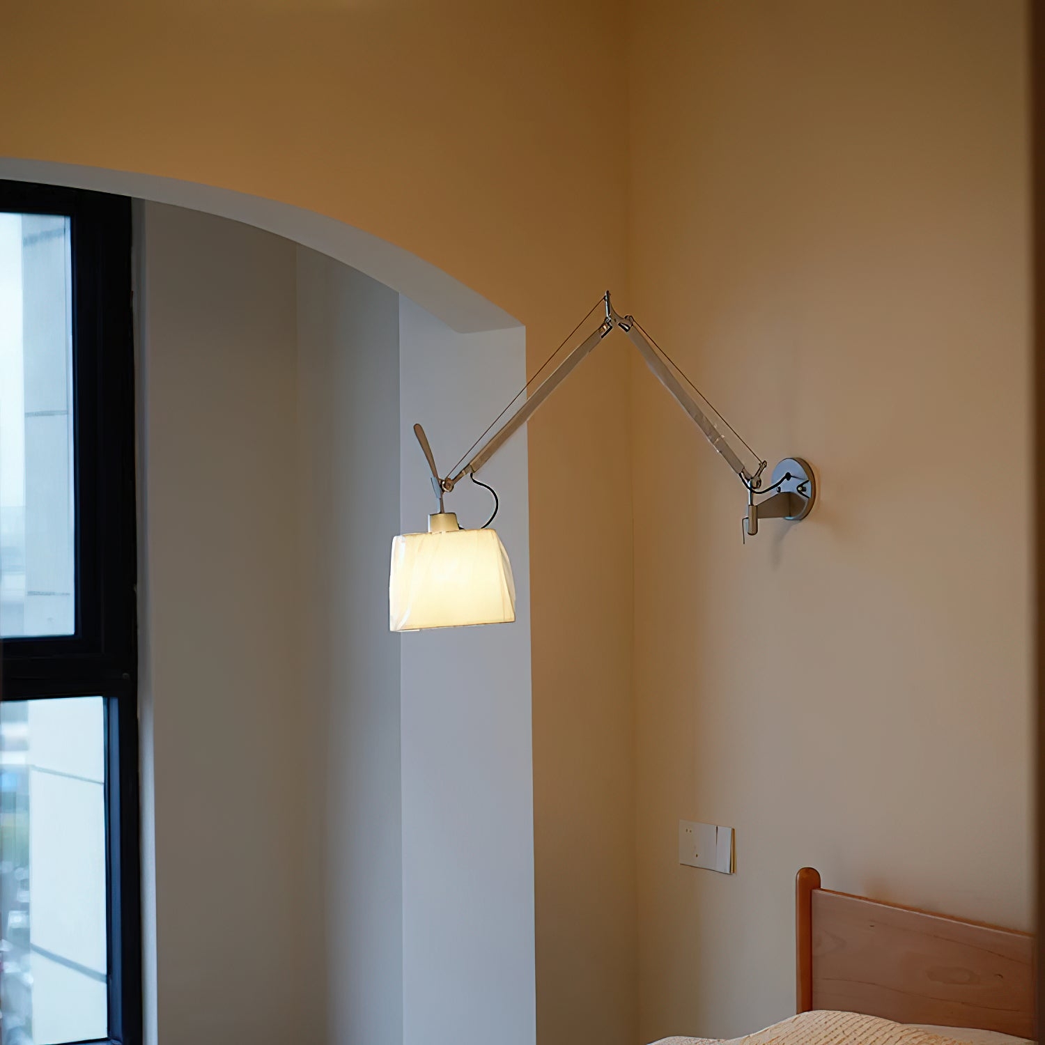 Velthea Plug-in Wall Lamp D715